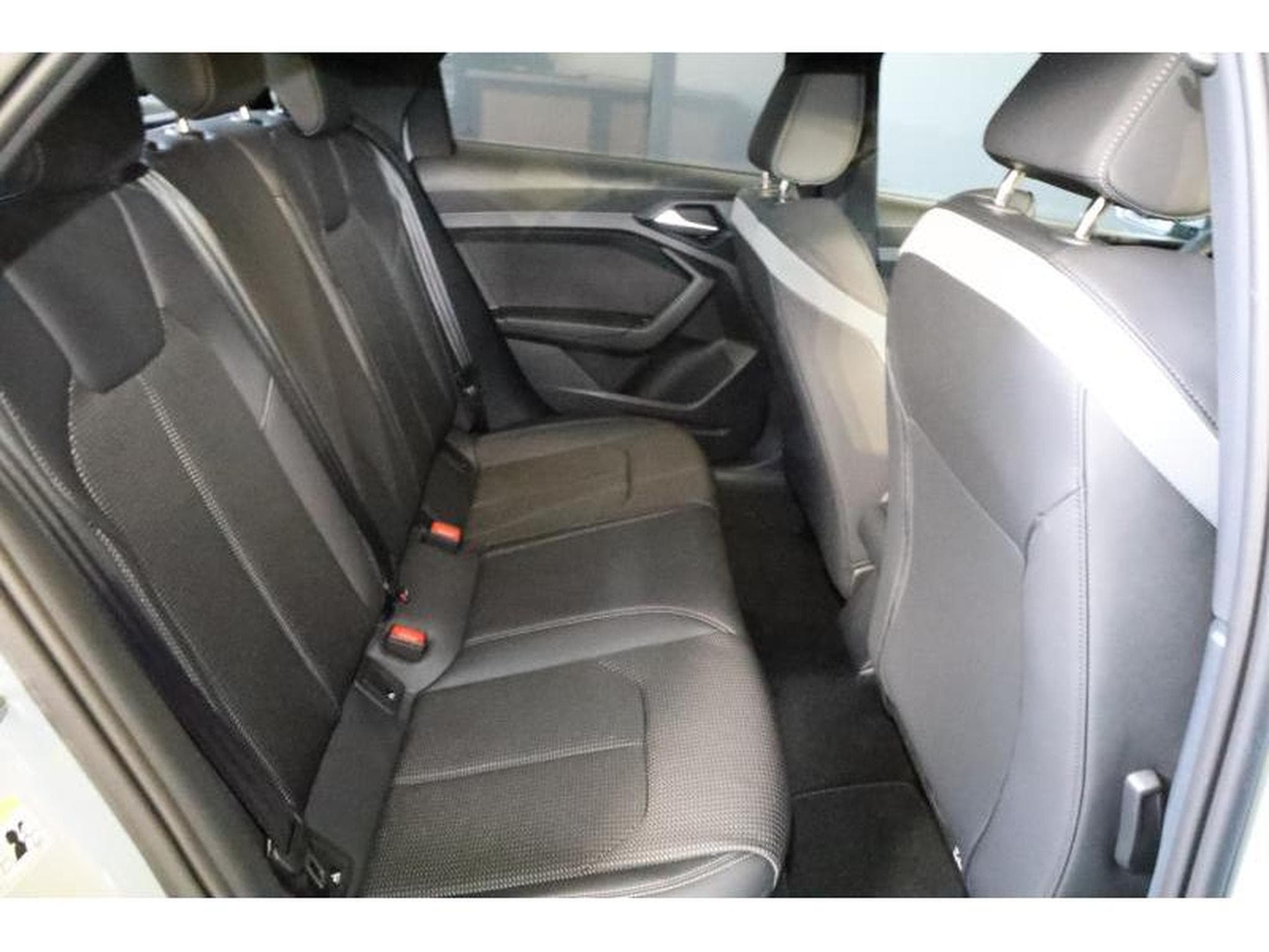 Audi A1 Advanced (2025) - Photo 8