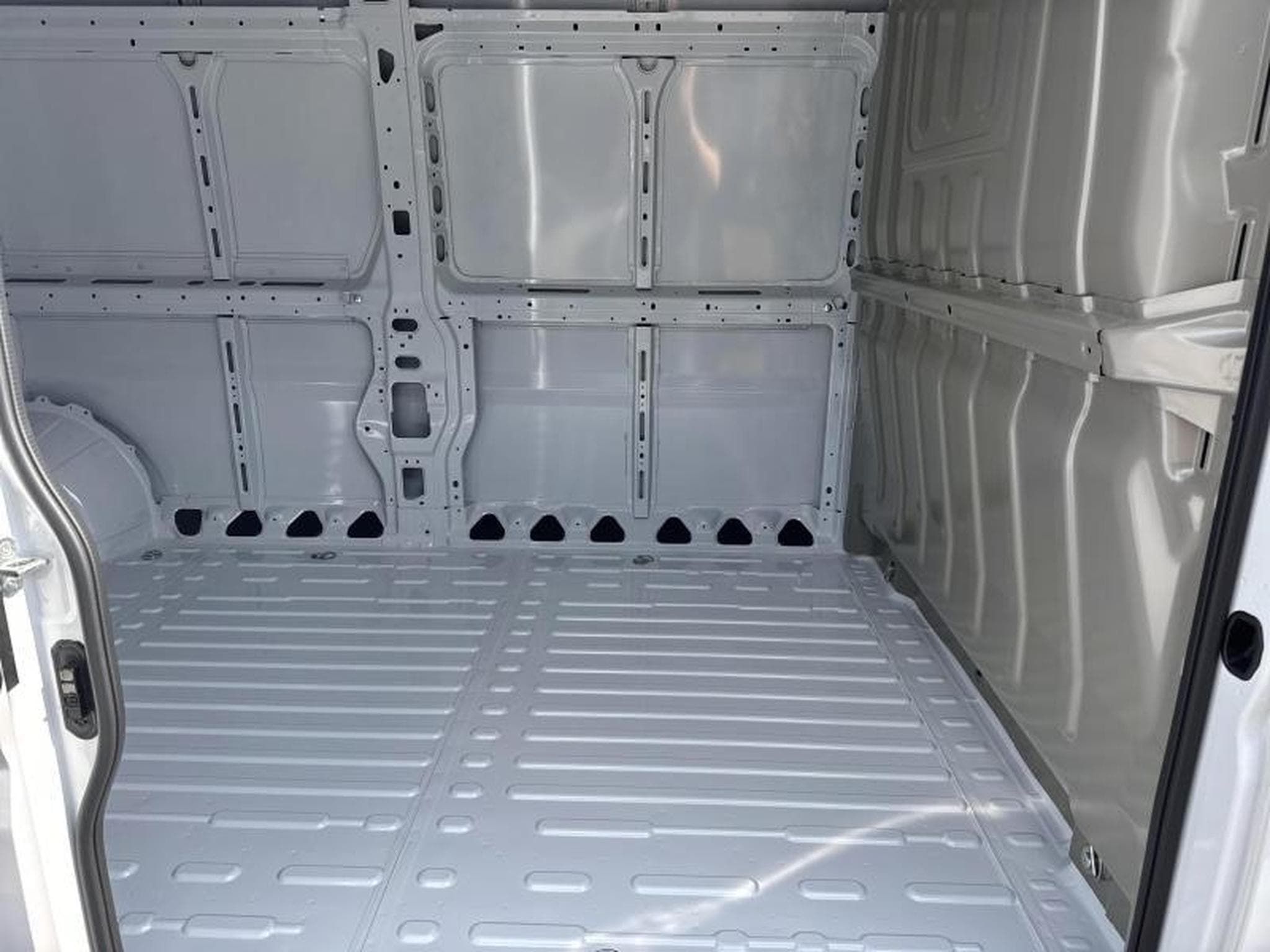 Peugeot Boxer tôlé 335 L3H2 (2025) - Photo 10