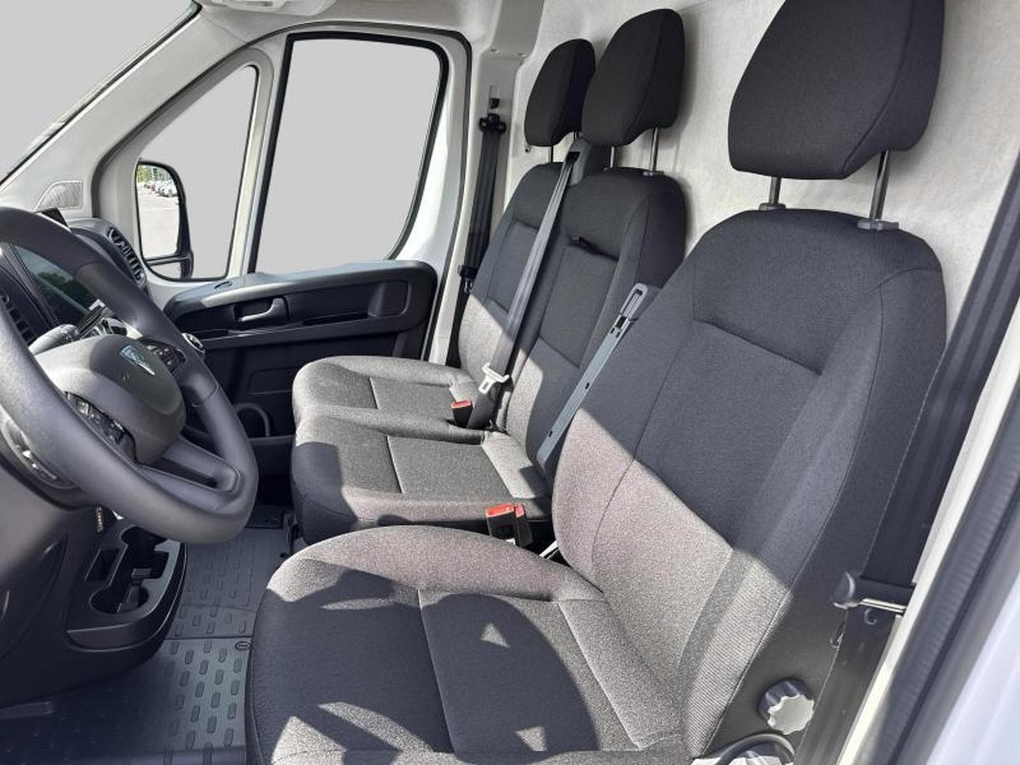 Peugeot Boxer tôlé 335 L3H2 (2025) - Photo 12