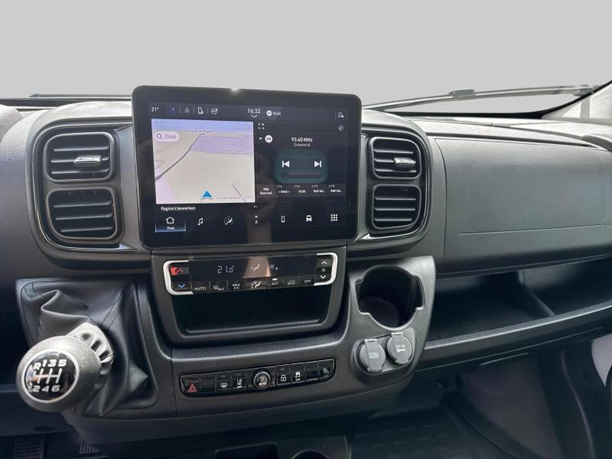 Peugeot Boxer tôlé 335 L3H2 (2025) - Photo 18