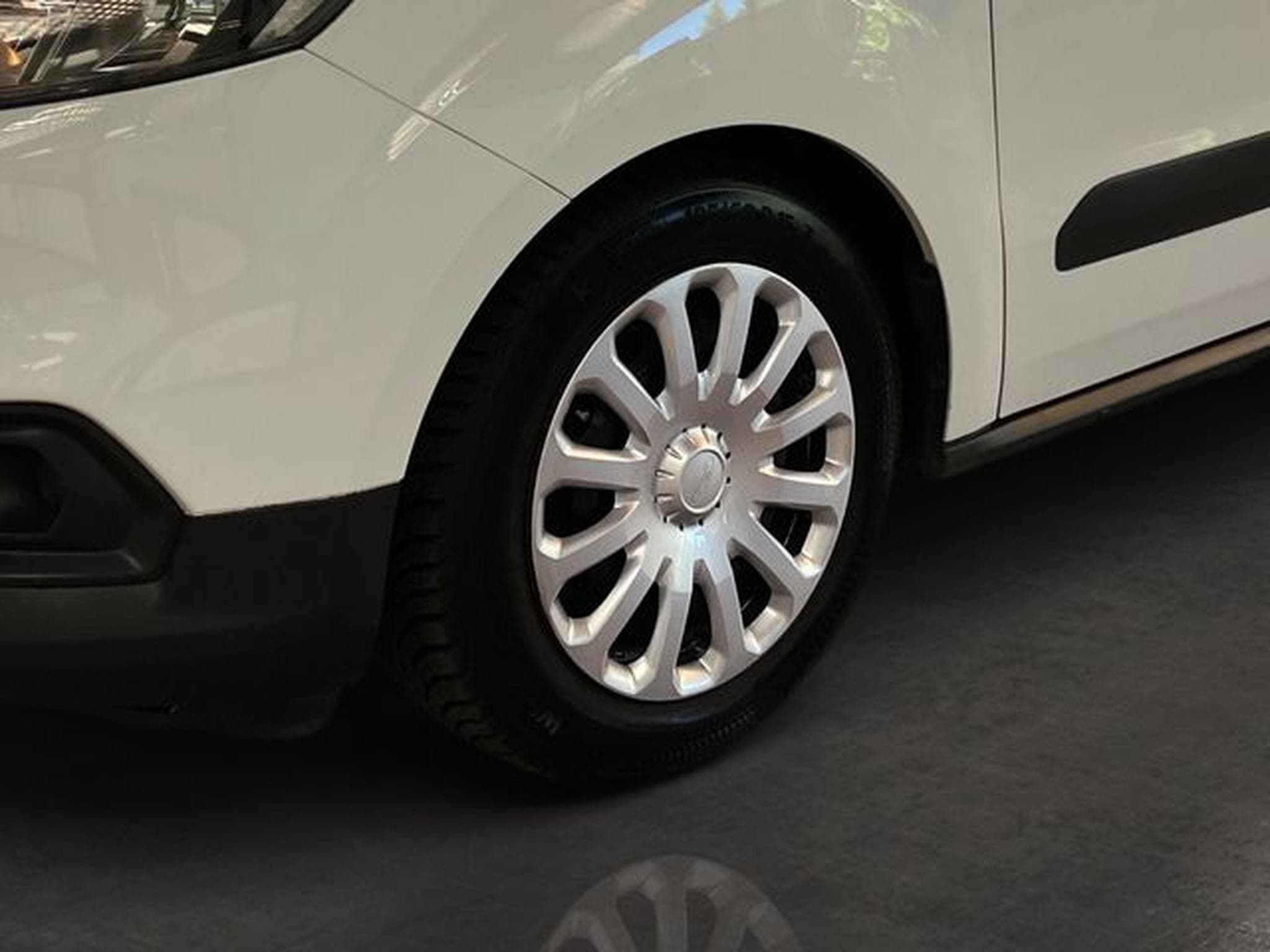 Ford Transit Courier Trend (2020) - Photo 6