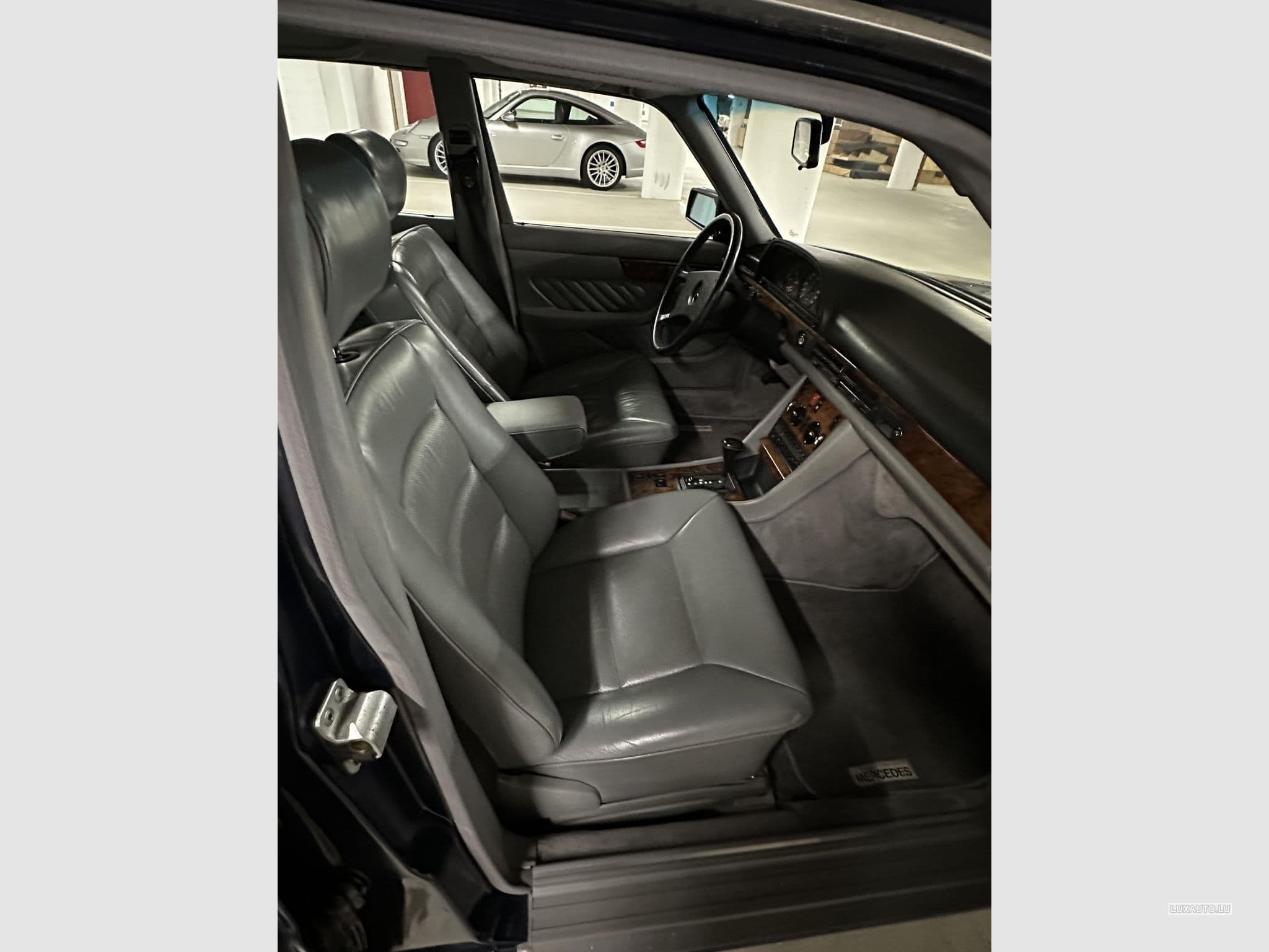 Mercedes W126 (1990) - Photo 12
