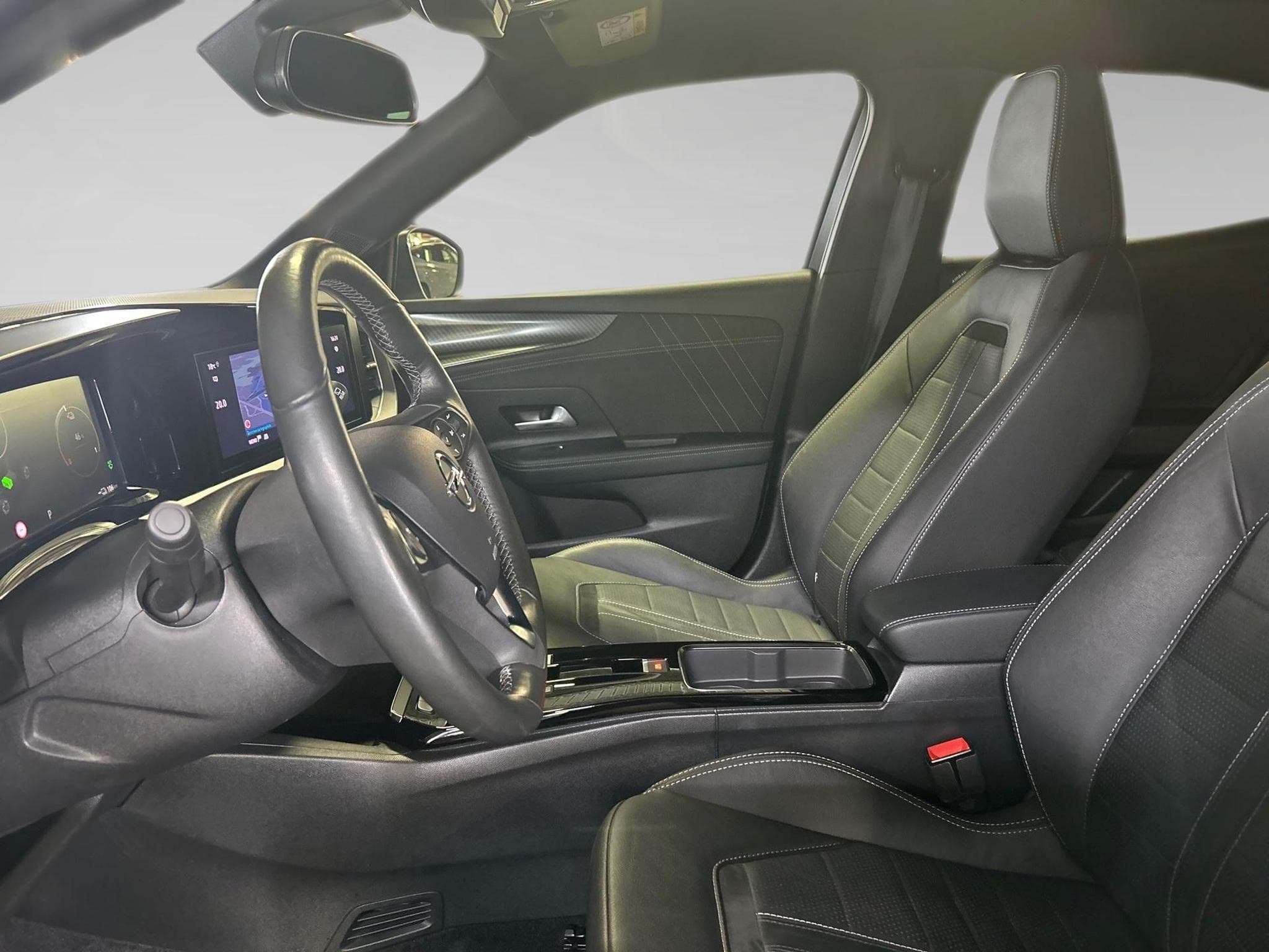 Opel Mokka -e Ultimate (2021) - Photo 11