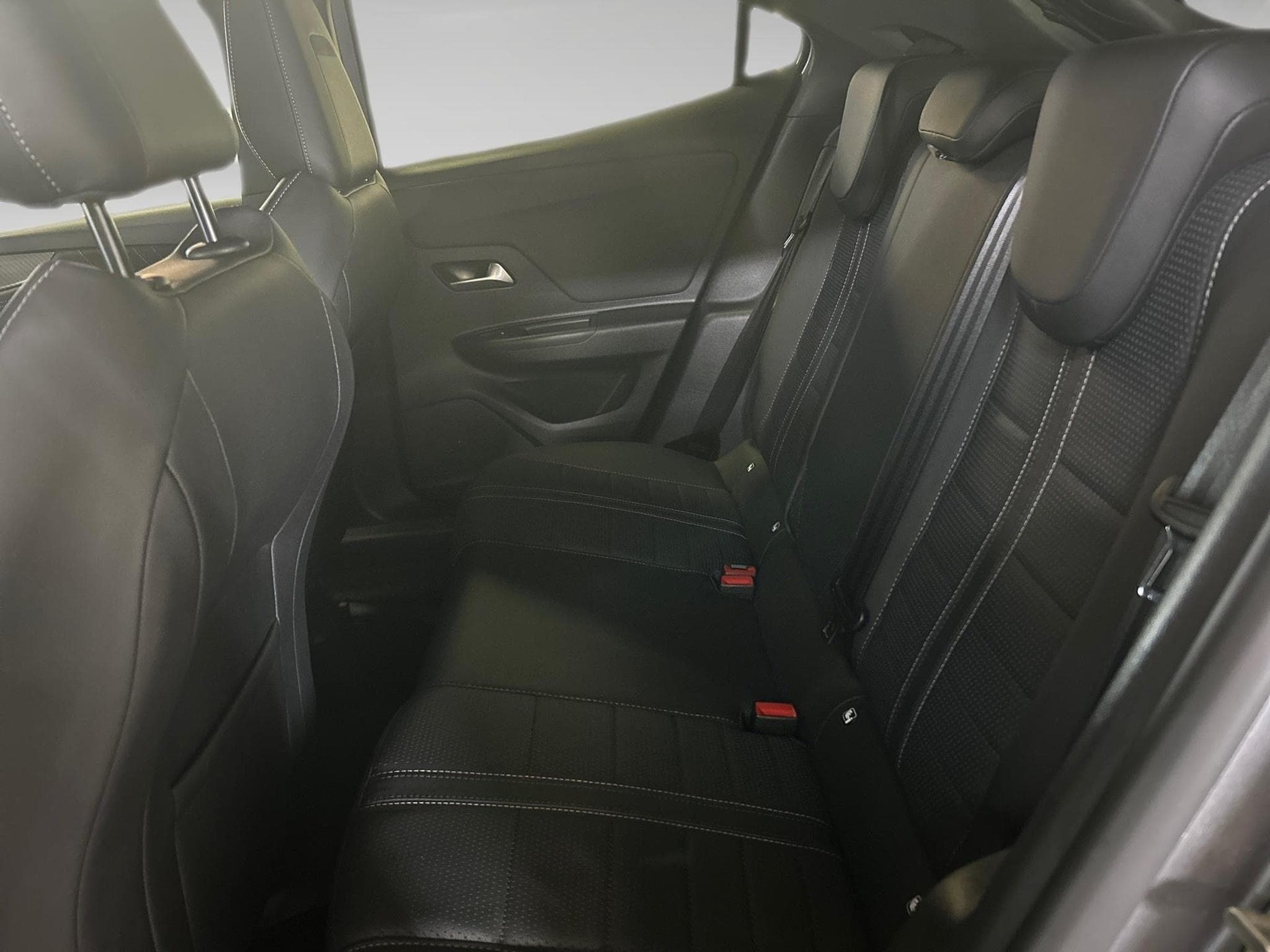 Opel Mokka -e Ultimate (2021) - Photo 12