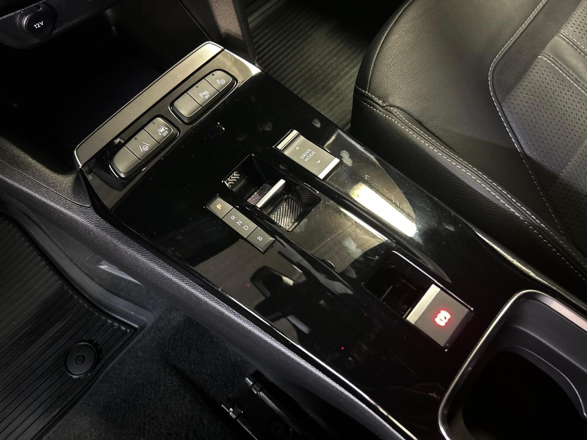 Opel Mokka -e Ultimate (2021) - Photo 17