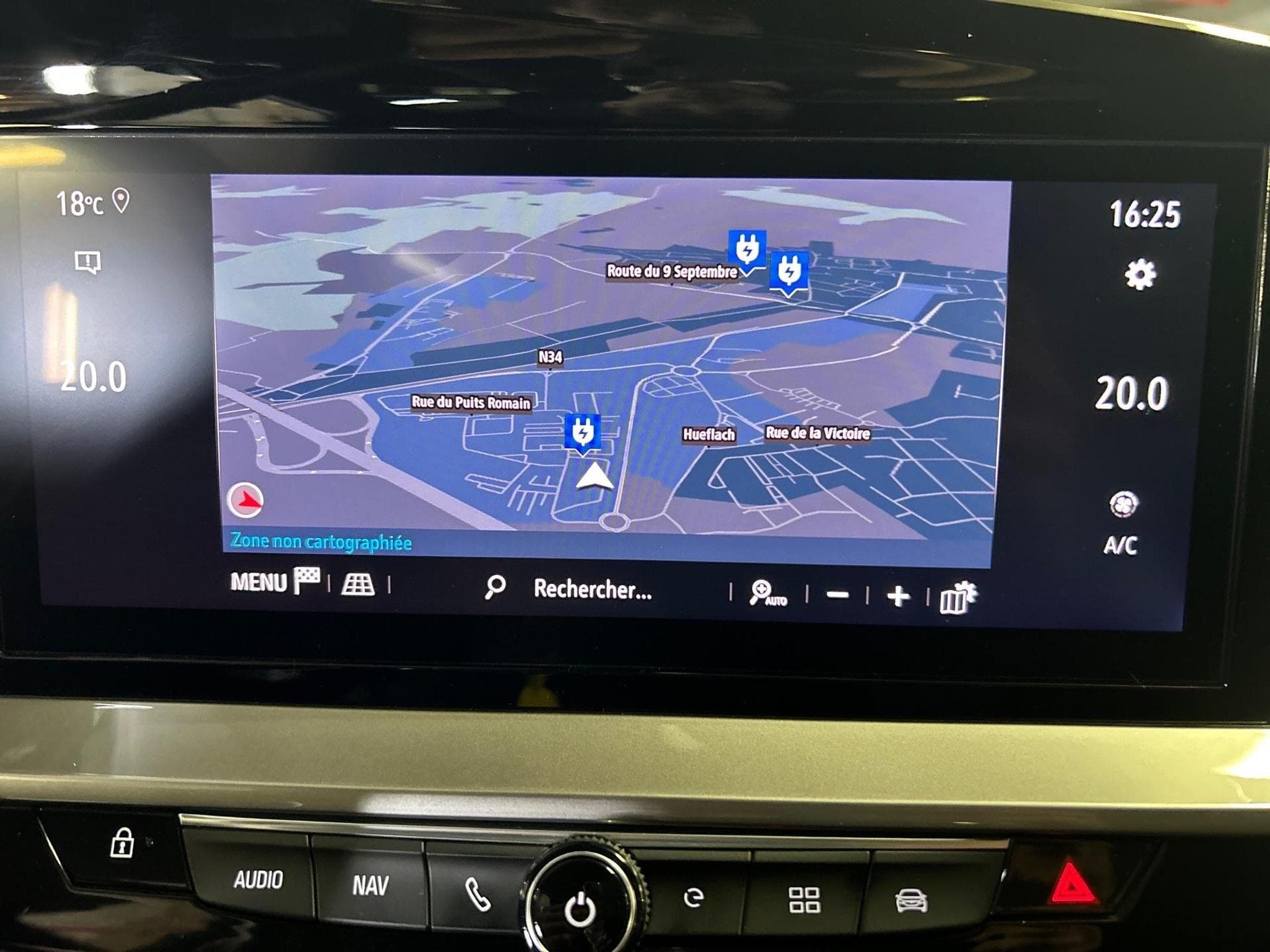 Opel Mokka -e Ultimate (2021) - Photo 19