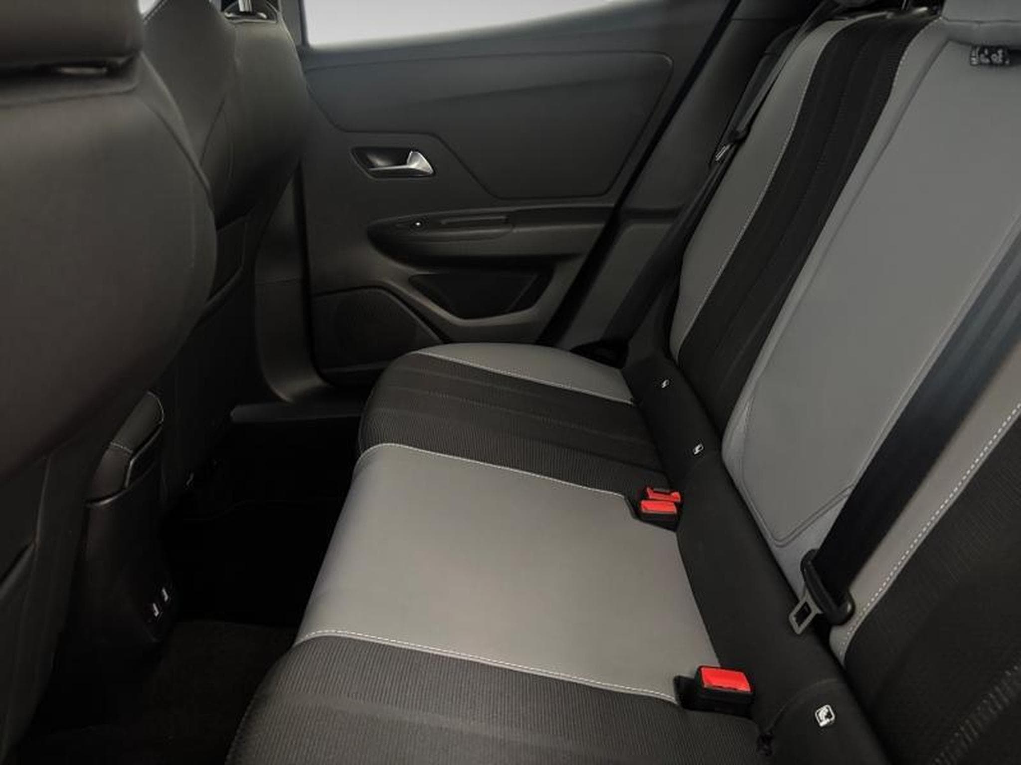 Opel Mokka Elegance (2024) - Foto 10