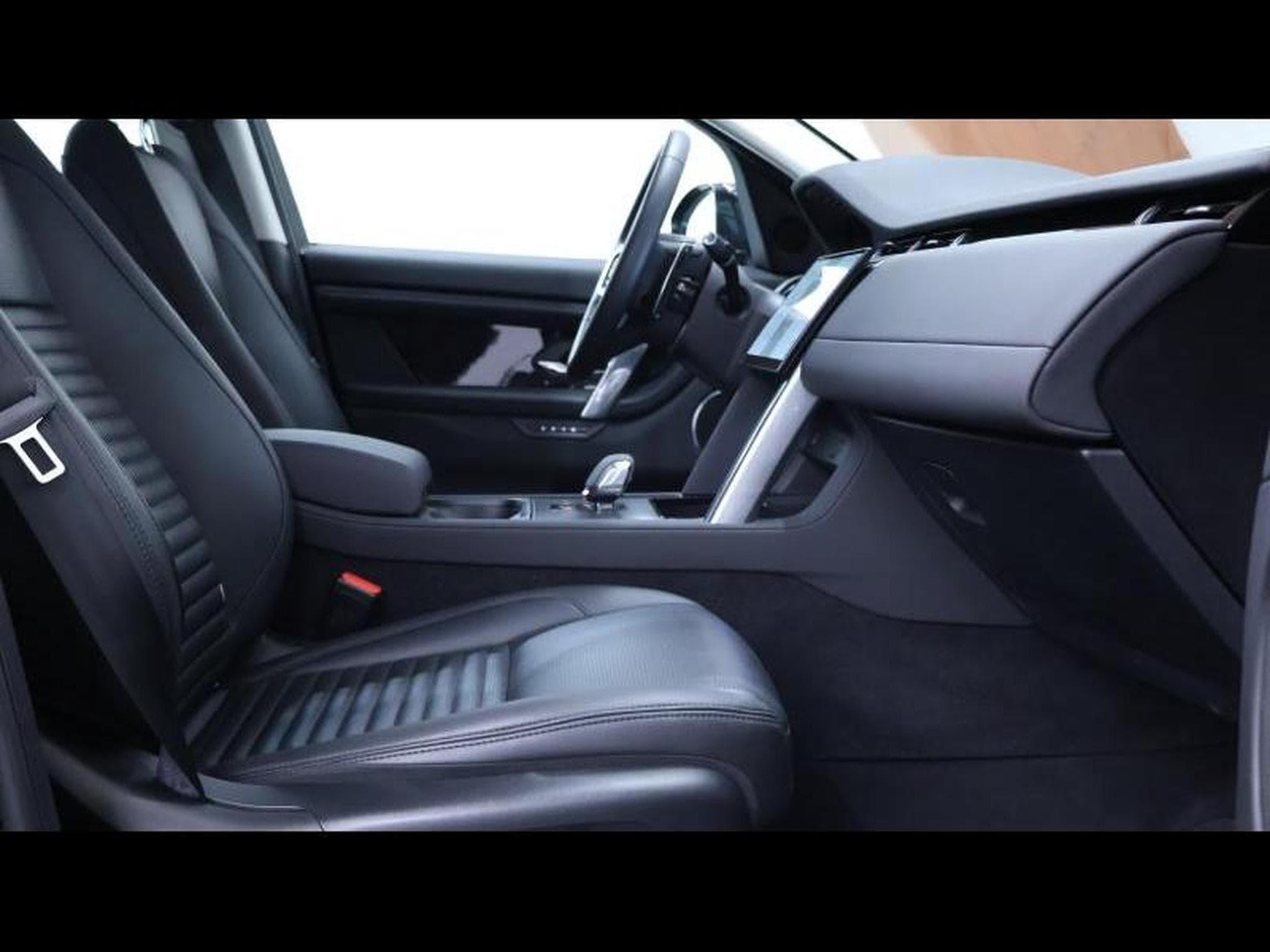 Land-Rover Discovery Sport S D165 AWD Auto 7 places (2024) - Foto 13