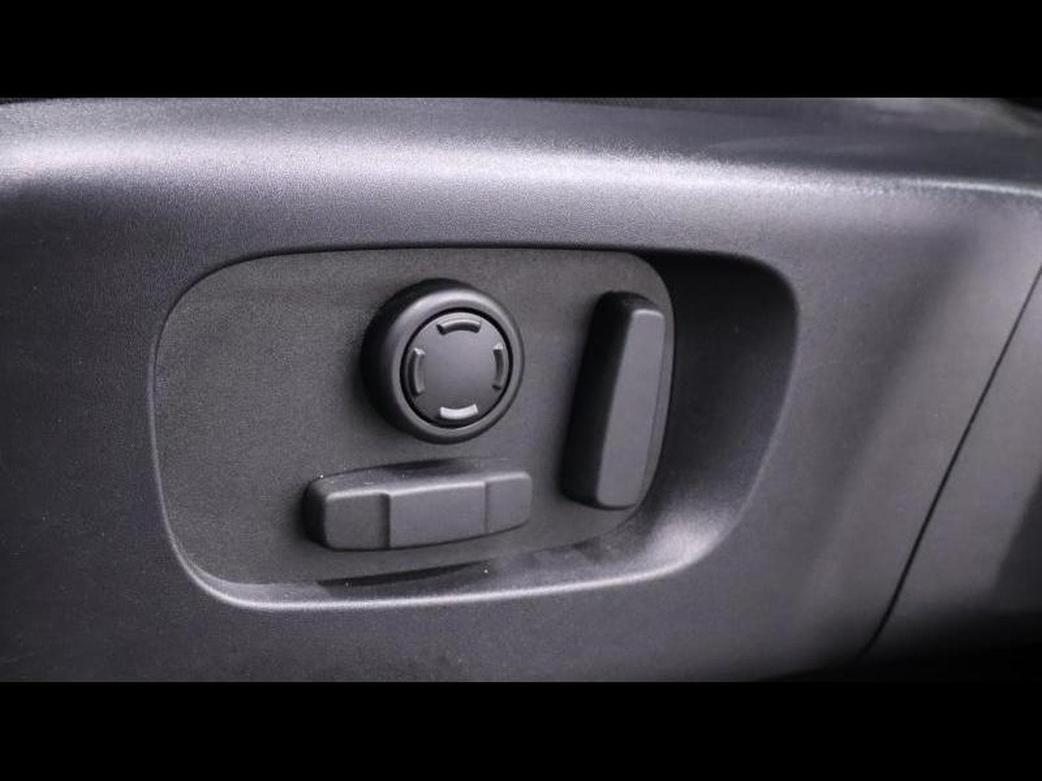 Land-Rover Discovery Sport S D165 AWD Auto 7 places (2024) - Foto 23