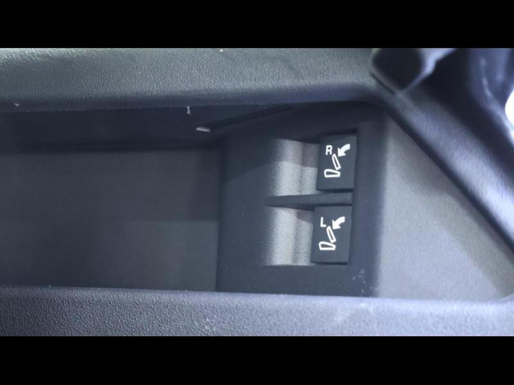 Land-Rover Discovery Sport S D165 AWD Auto 7 places (2024) - Foto 25