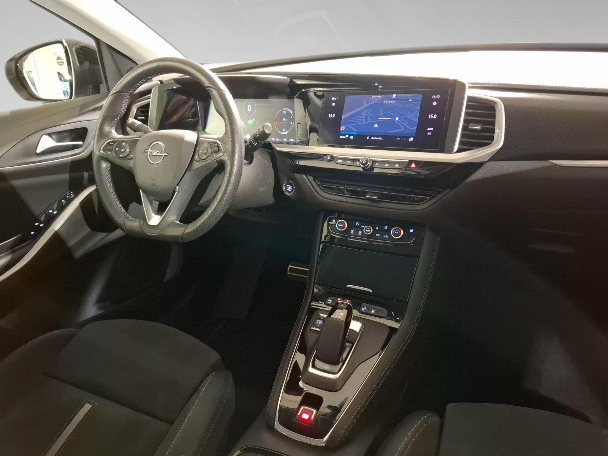 Opel Grandland 1.6 GSe (2023) - Photo 11