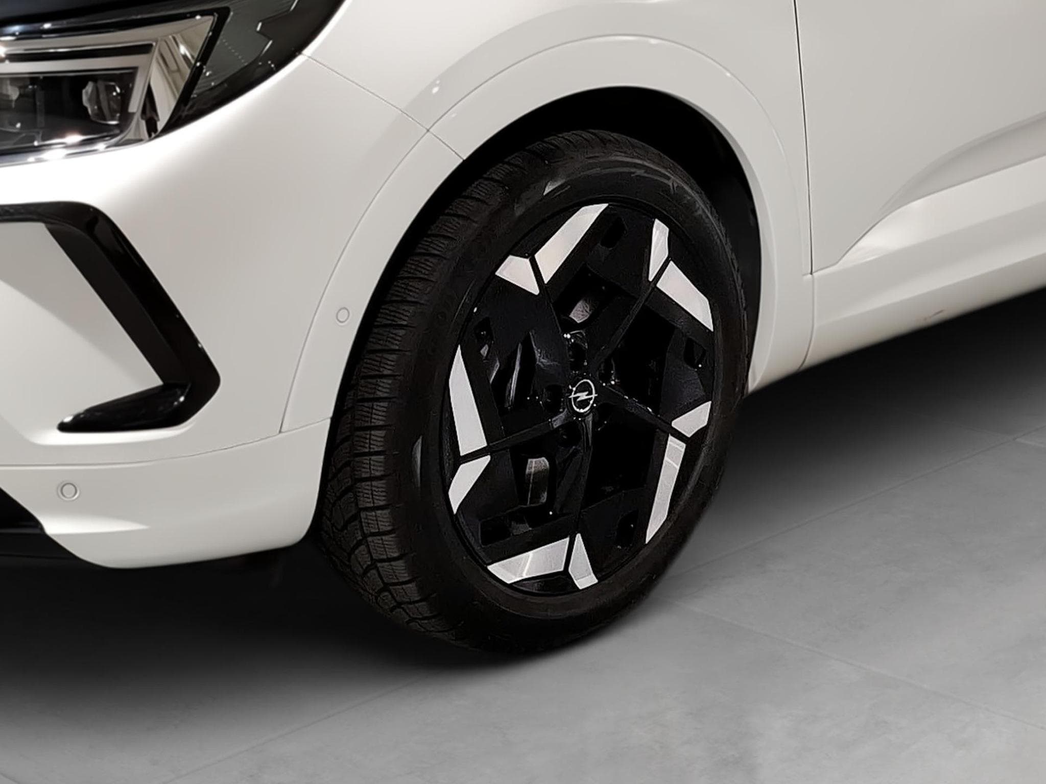 Opel Grandland 1.6 GSe (2023) - Photo 19