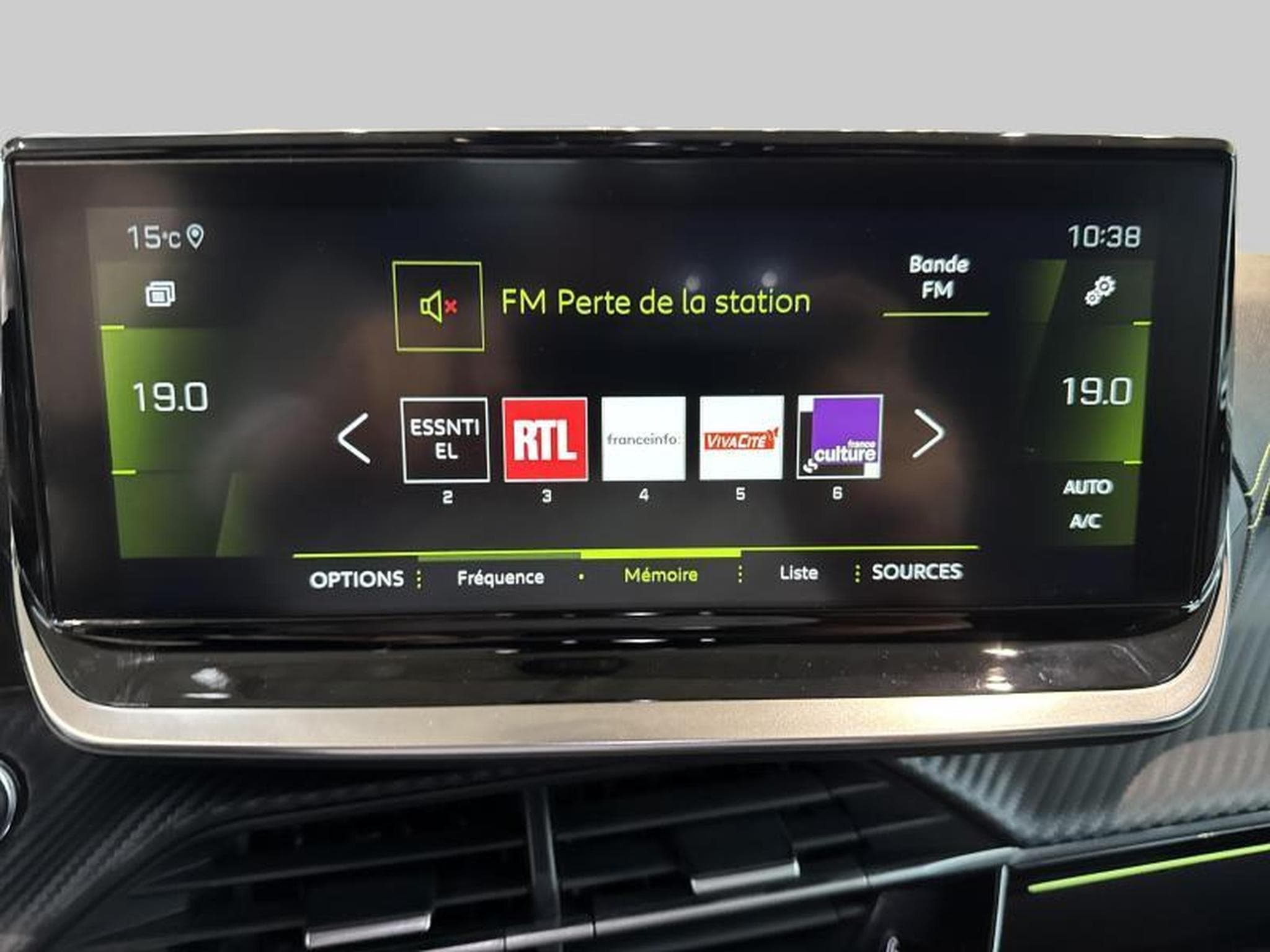 Peugeot 208 II & e- GT Line (2023) - Photo 16