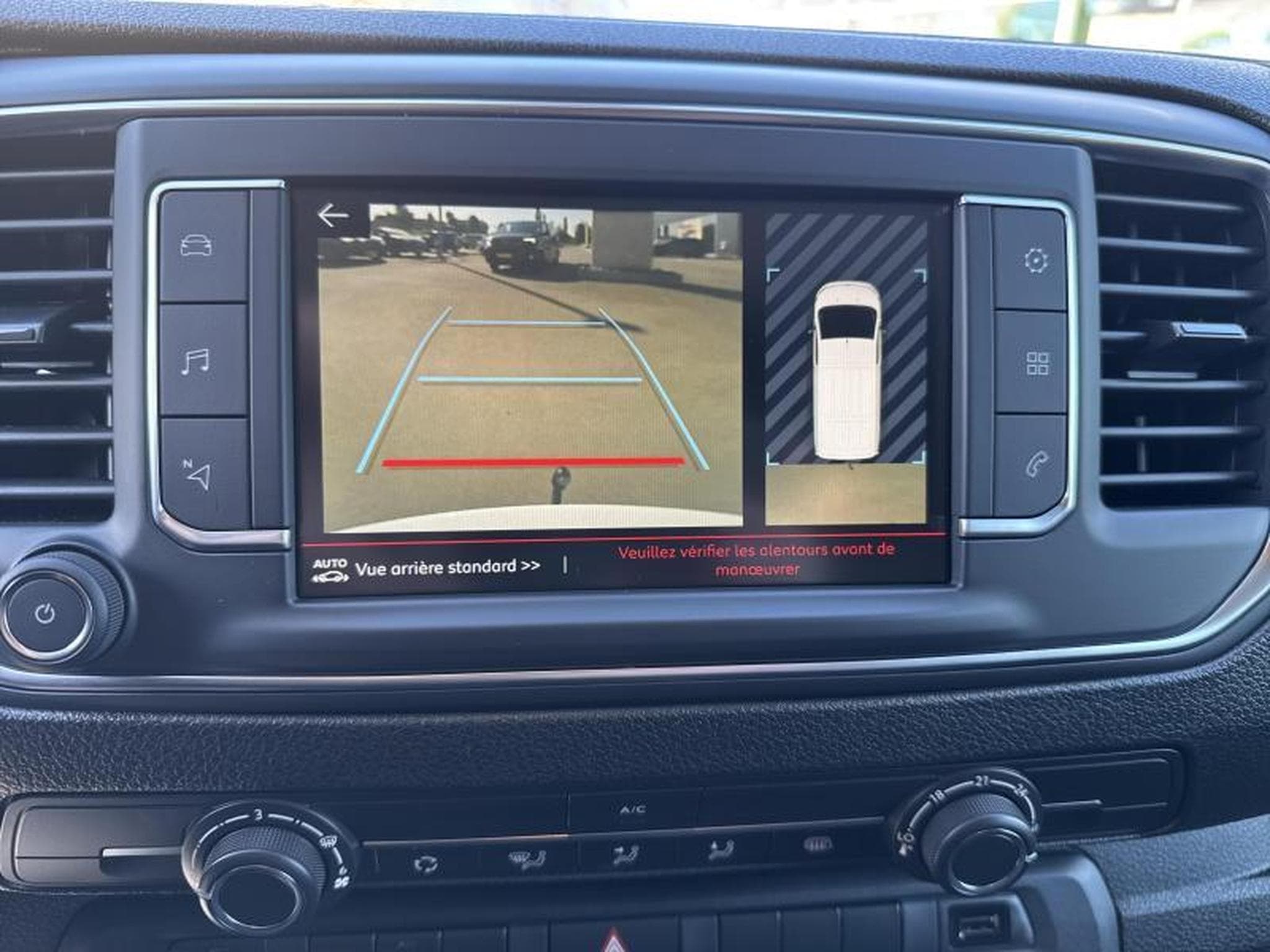 Citroen Jumpy M 1.5 BlueHDI 120 S&S BVM6 (2024) - Photo 18