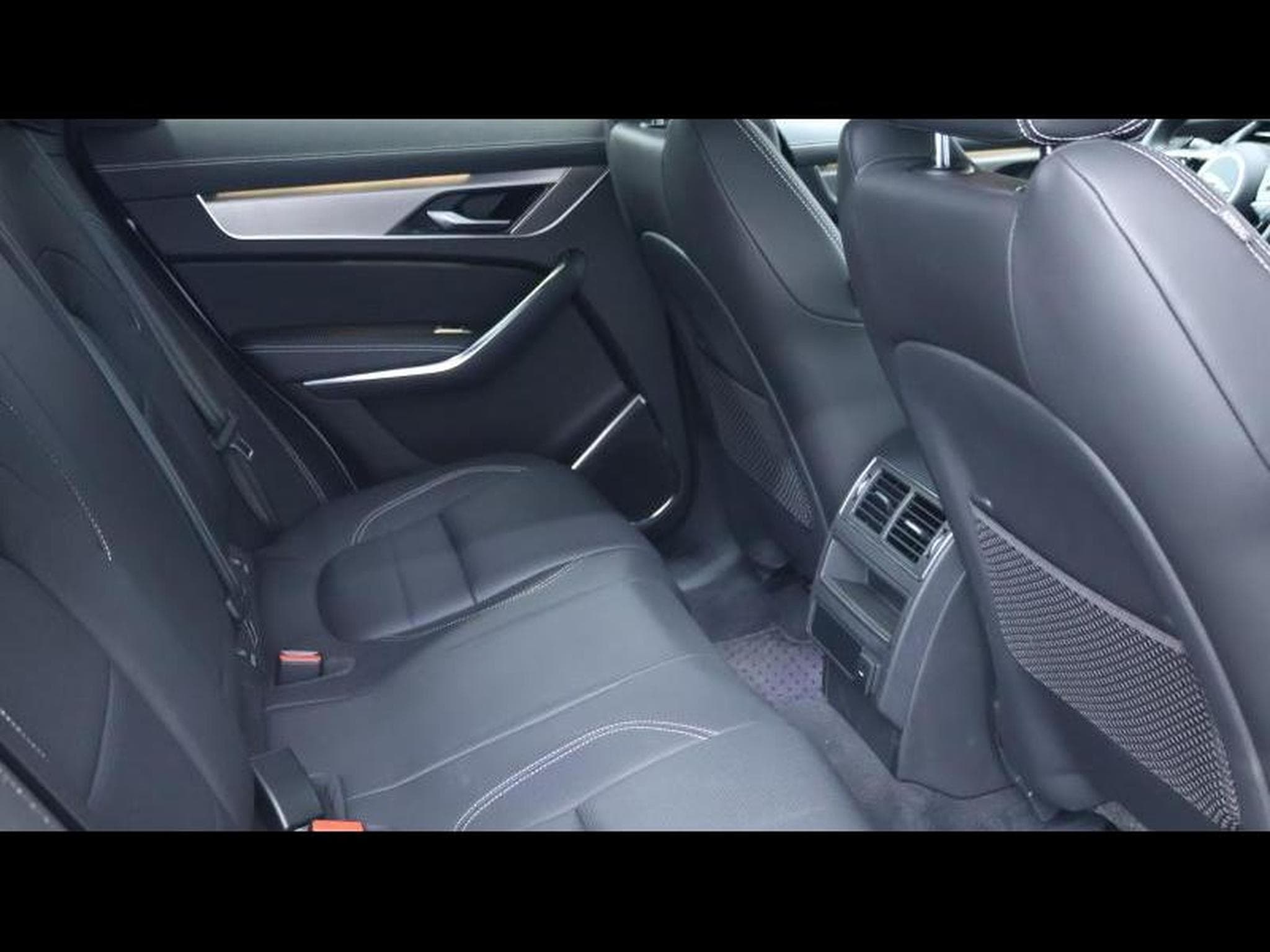 Jaguar F-Pace D200 R-Dynamic S AWD (2024) - Foto 8