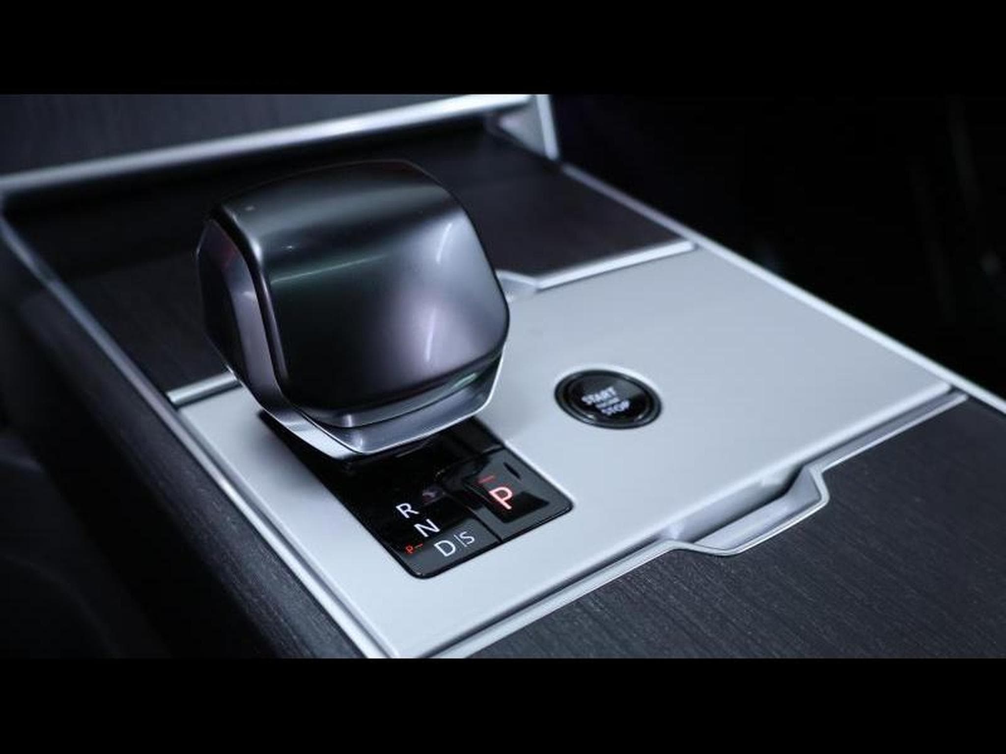 Land-Rover Range Rover LWB P615 SV AWD Auto (2025) - Photo 22