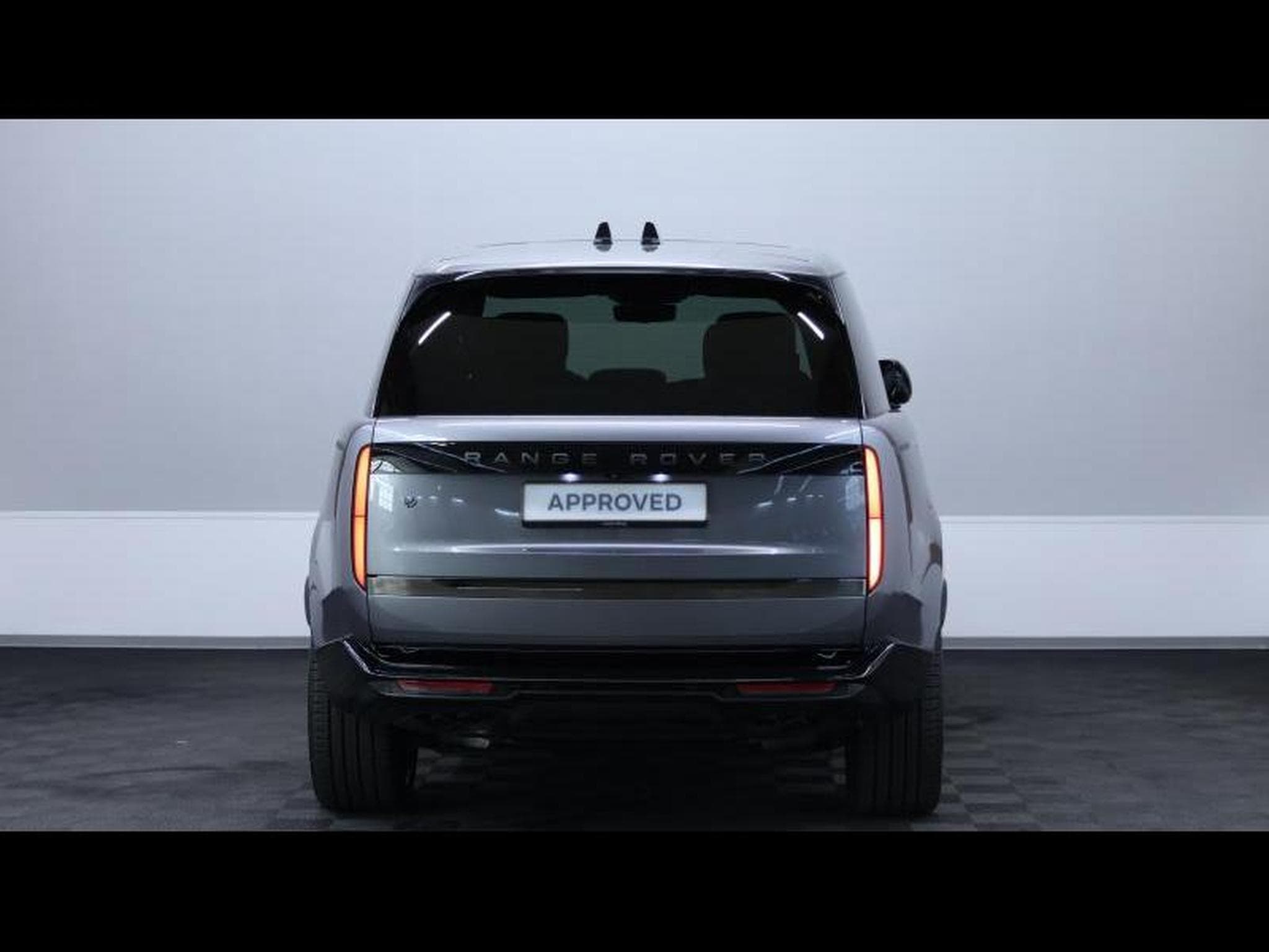 Land-Rover Range Rover LWB P615 SV AWD Auto (2025) - Photo 5