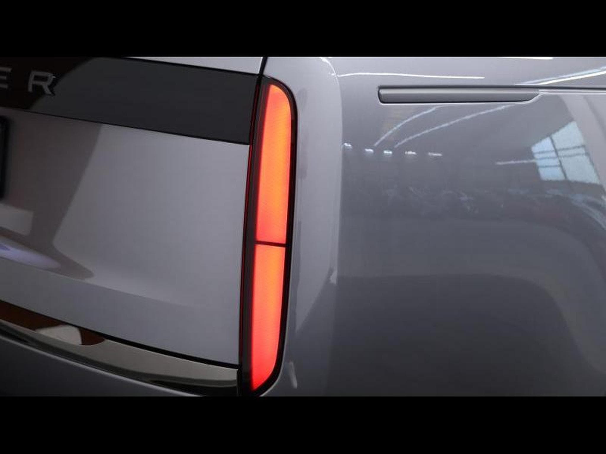 Land-Rover Range Rover LWB P615 SV AWD Auto (2025) - Photo 8