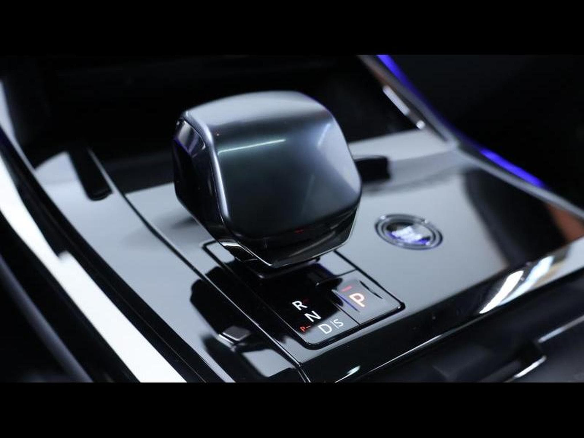 Land-Rover Range Rover Sport SV Edition One (2024) - Photo 16