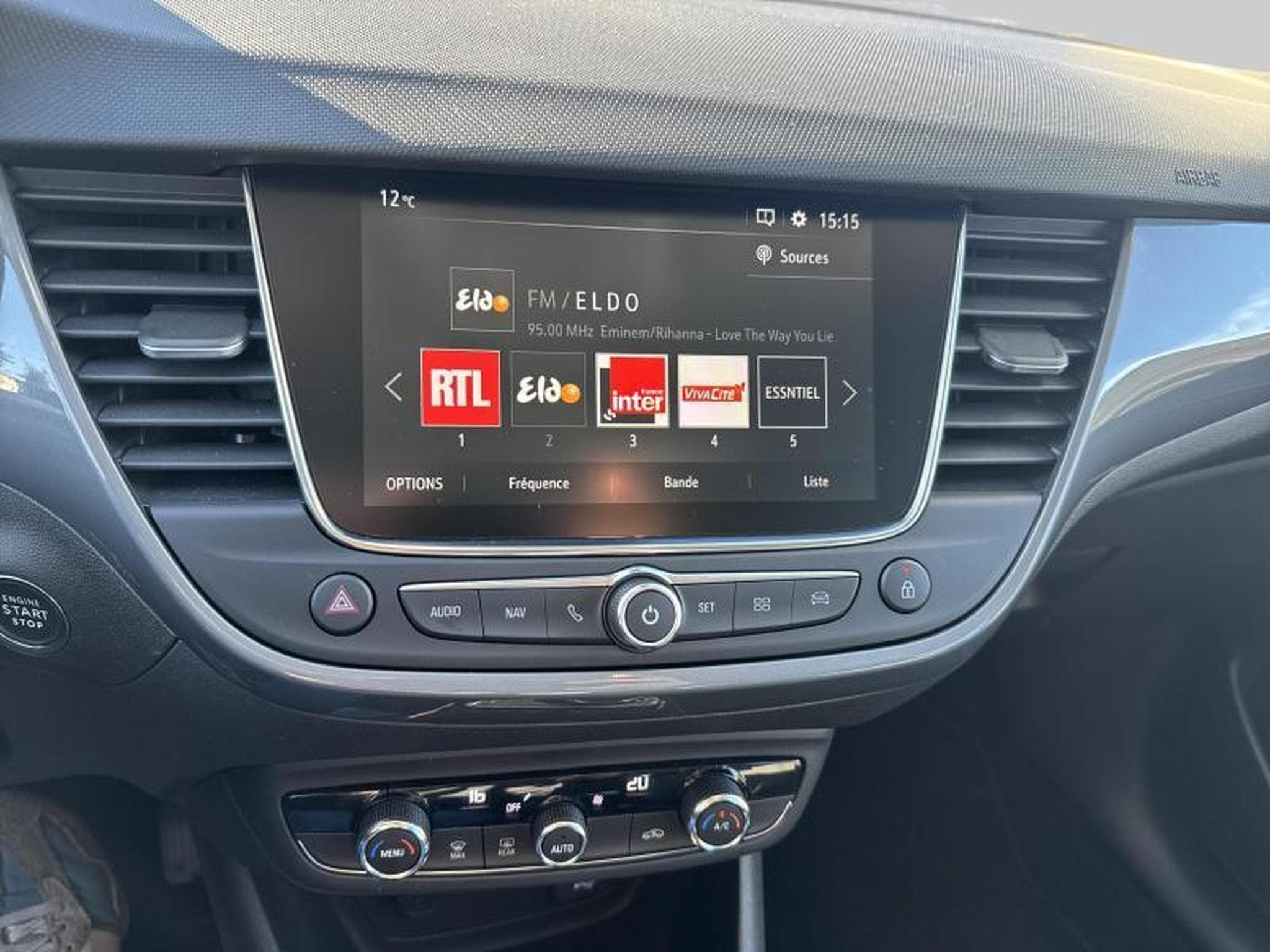 Opel Crossland Elegance (2023) - Photo 16