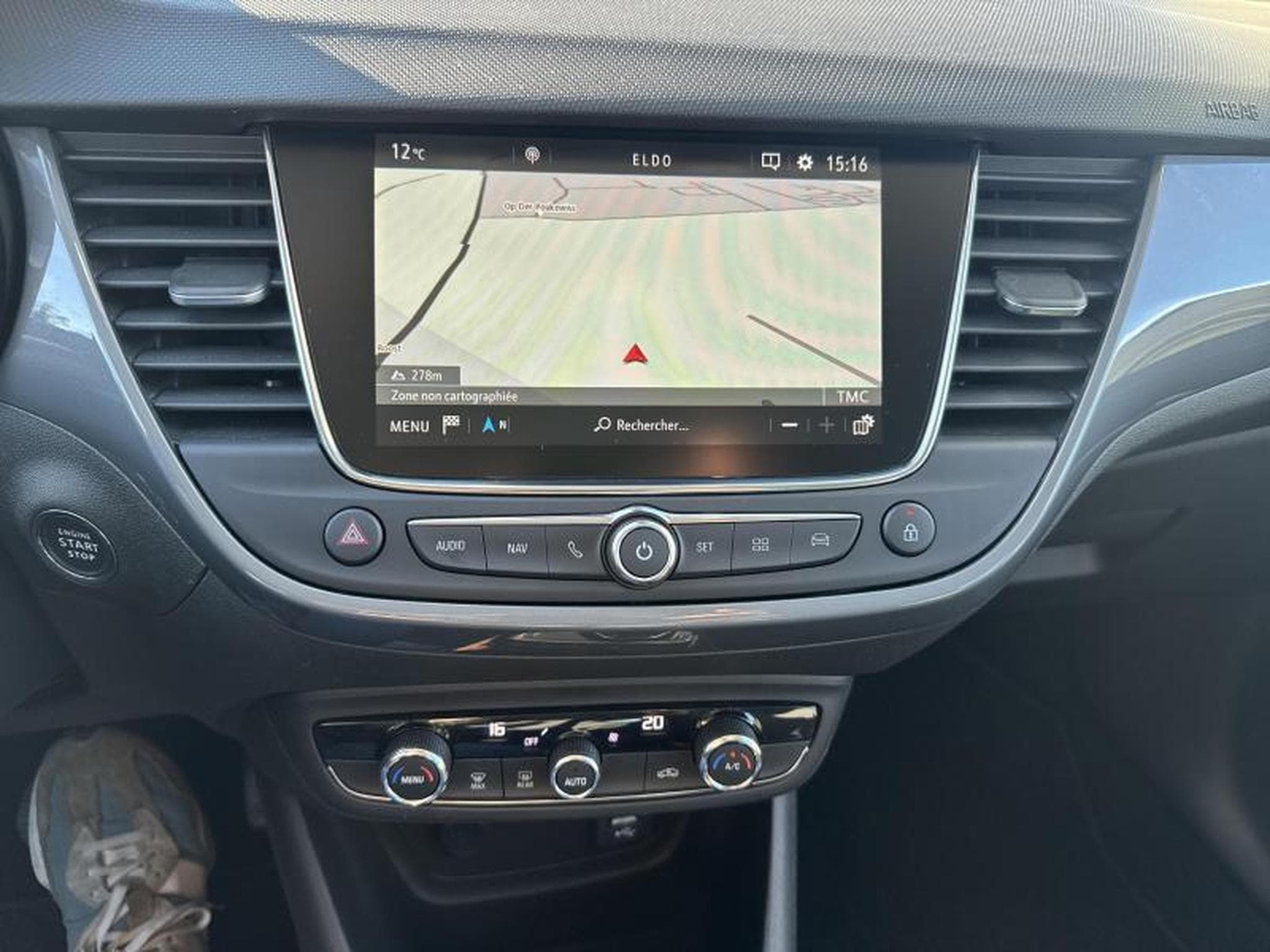 Opel Crossland Elegance (2023) - Photo 17