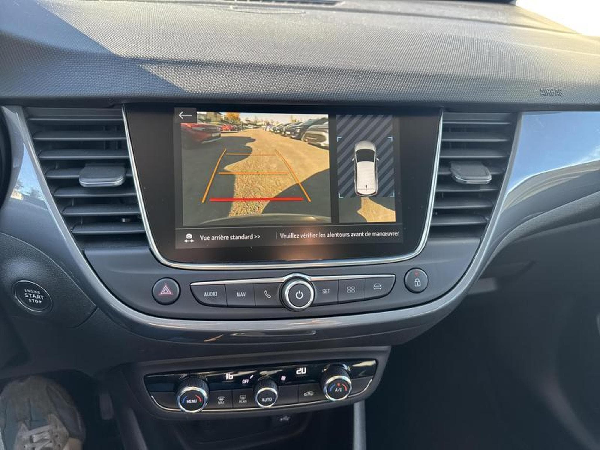 Opel Crossland Elegance (2023) - Photo 18