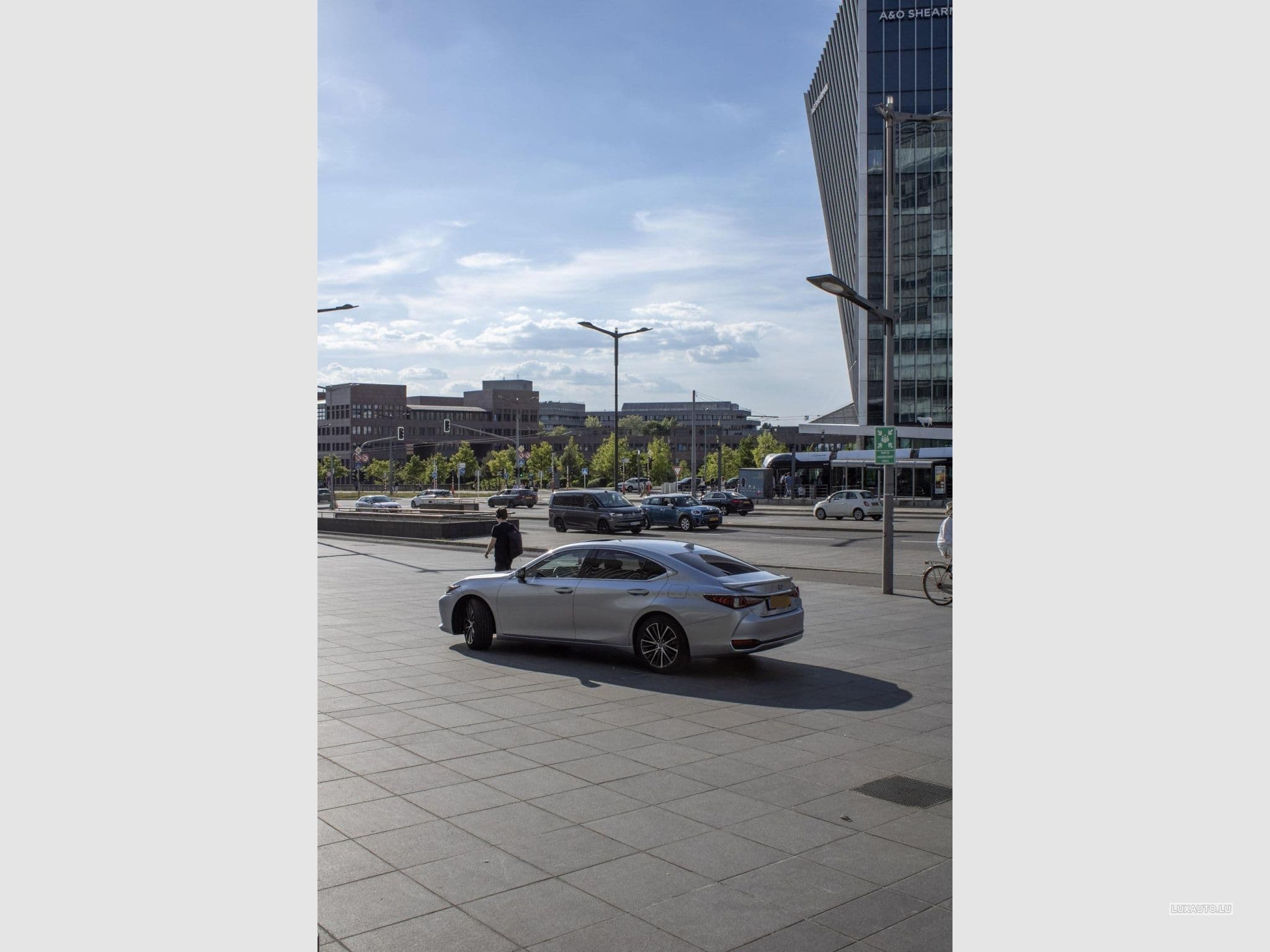 Lexus ES Explorer Line / Business (2024) - Foto 1