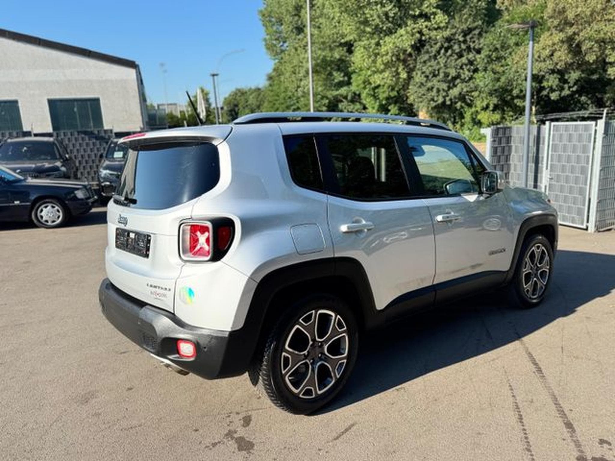 Jeep Renegade RENEGADE 1.4 TURBO LIMITED*LEDER*NAVI*1.HAND* (2017) - Foto 6