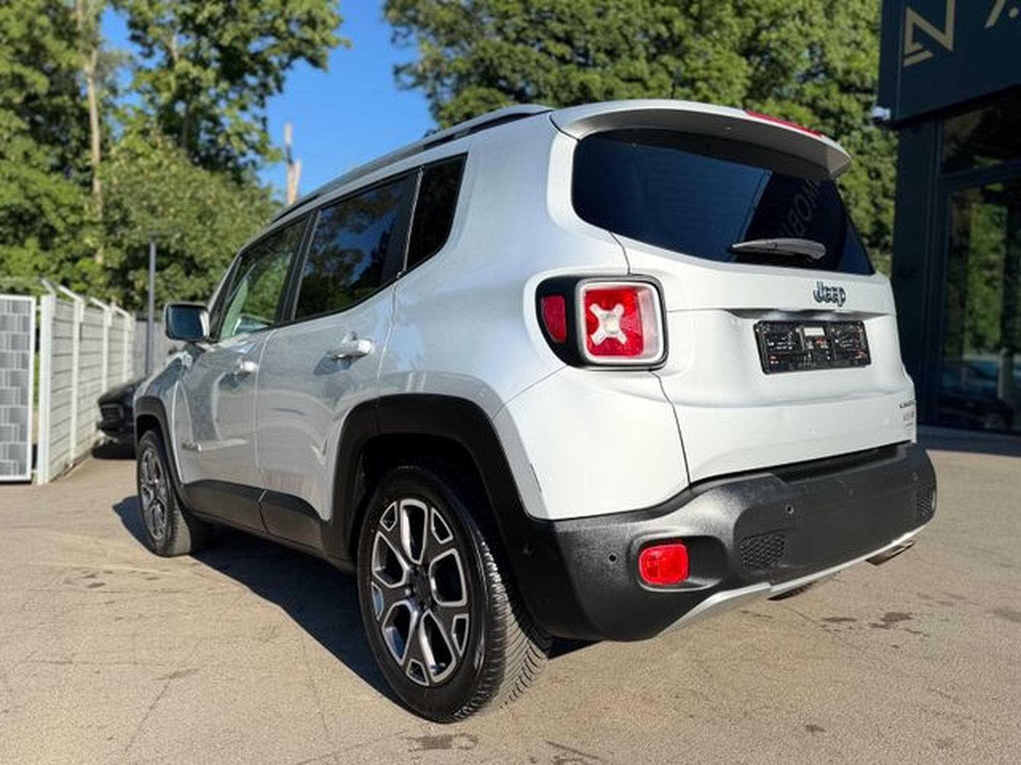 Jeep Renegade RENEGADE 1.4 TURBO LIMITED*LEDER*NAVI*1.HAND* (2017) - Foto 8