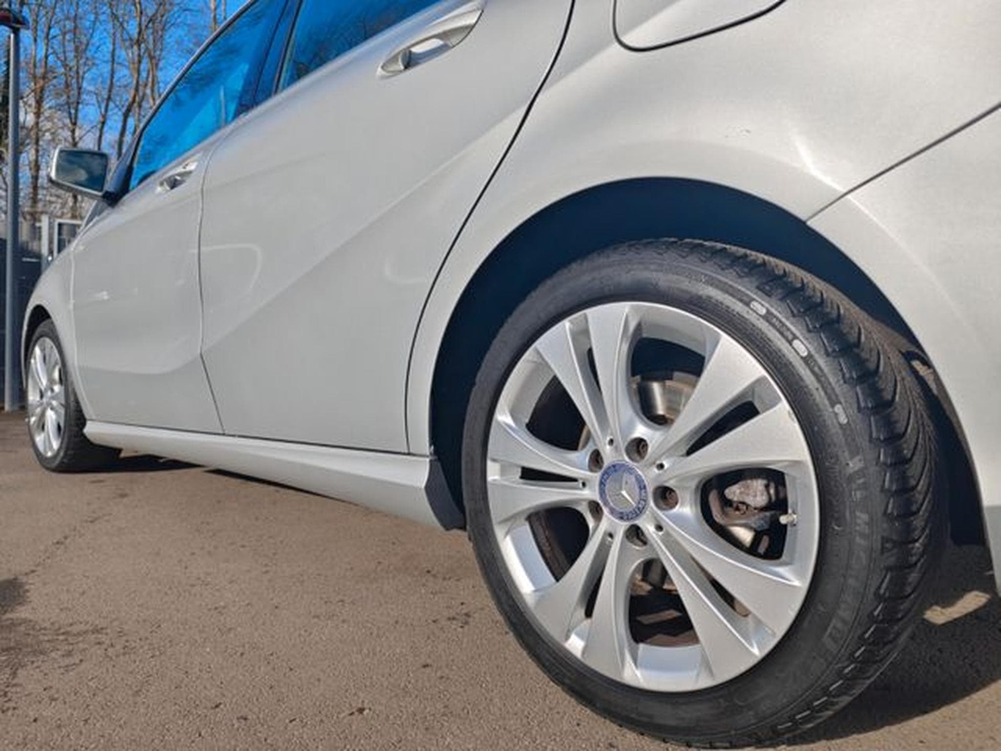 Mercedes B 180 B 180 URBAN*NAVI*SITZHEIZUNG*PDC*KLIMA*EURO 6* (2015) - Foto 10