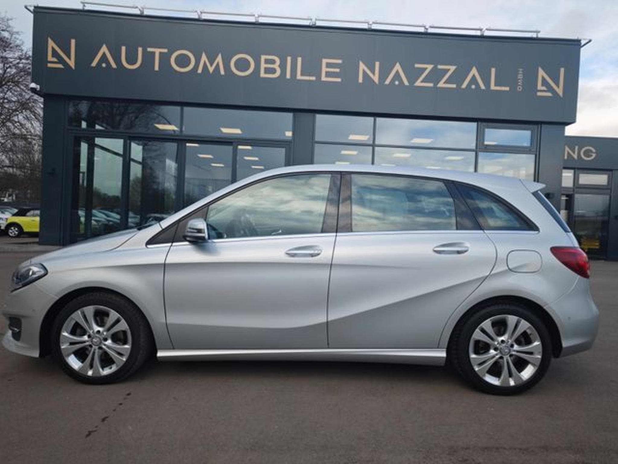 Mercedes B 180 B 180 URBAN*NAVI*SITZHEIZUNG*PDC*KLIMA*EURO 6* (2015) - Foto 14