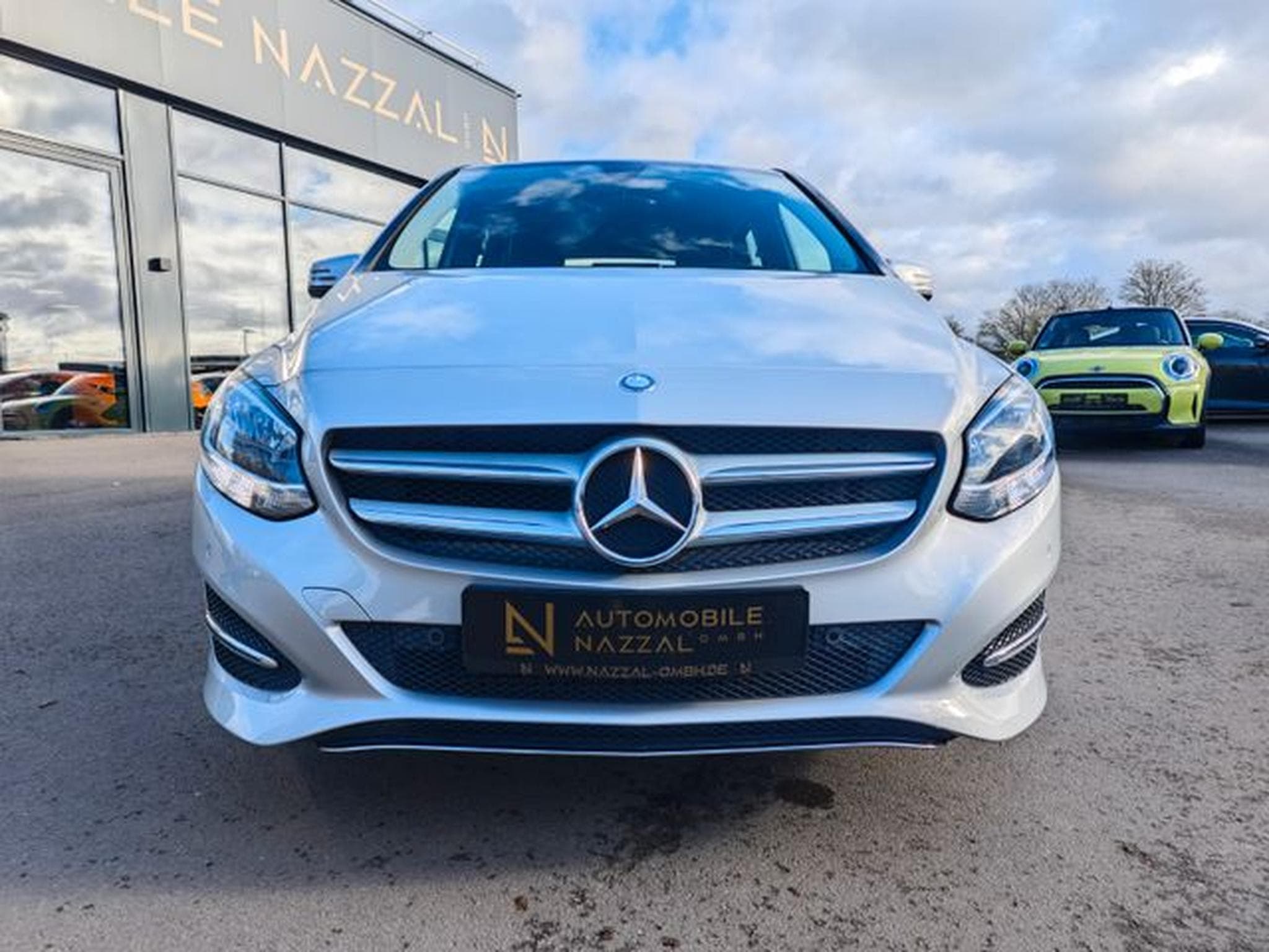 Mercedes B 180 B 180 URBAN*NAVI*SITZHEIZUNG*PDC*KLIMA*EURO 6* (2015) - Foto 3