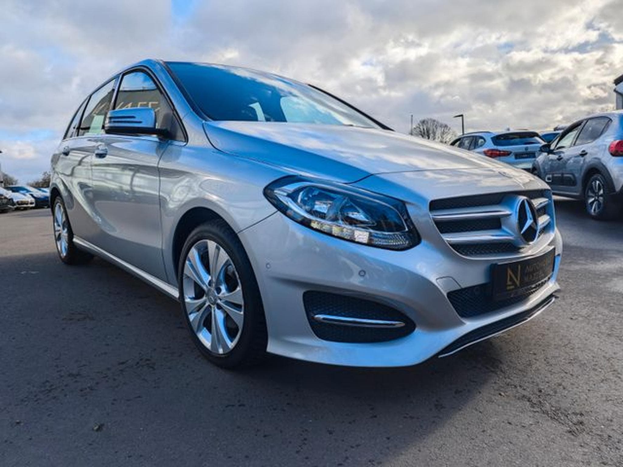 Mercedes B 180 B 180 URBAN*NAVI*SITZHEIZUNG*PDC*KLIMA*EURO 6* (2015) - Foto 5