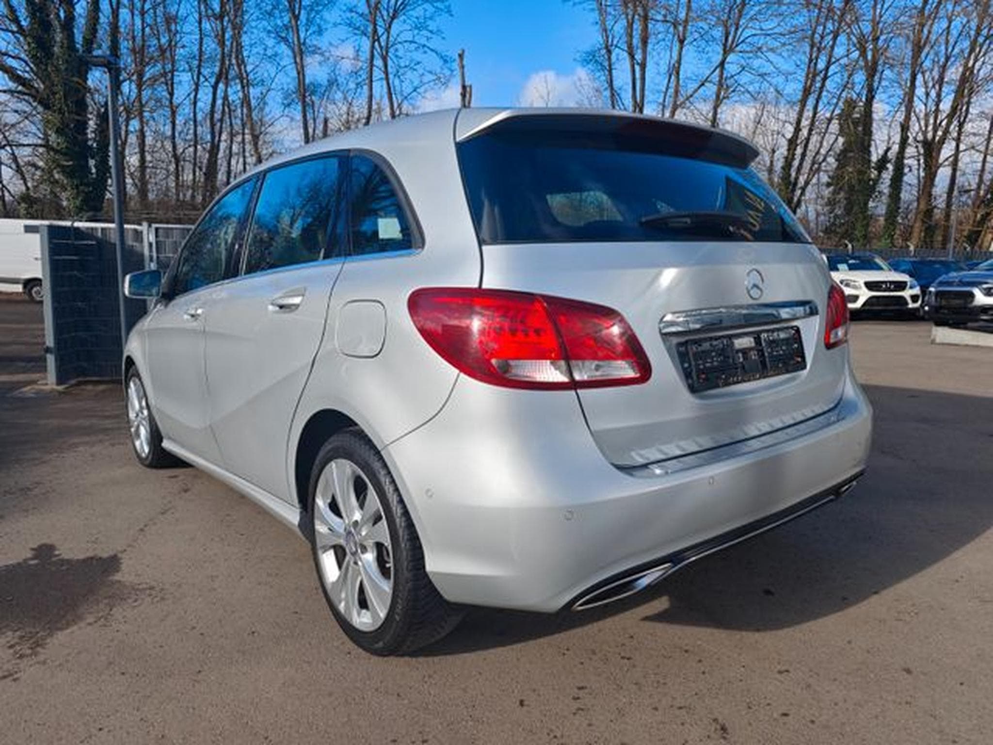 Mercedes B 180 B 180 URBAN*NAVI*SITZHEIZUNG*PDC*KLIMA*EURO 6* (2015) - Foto 8