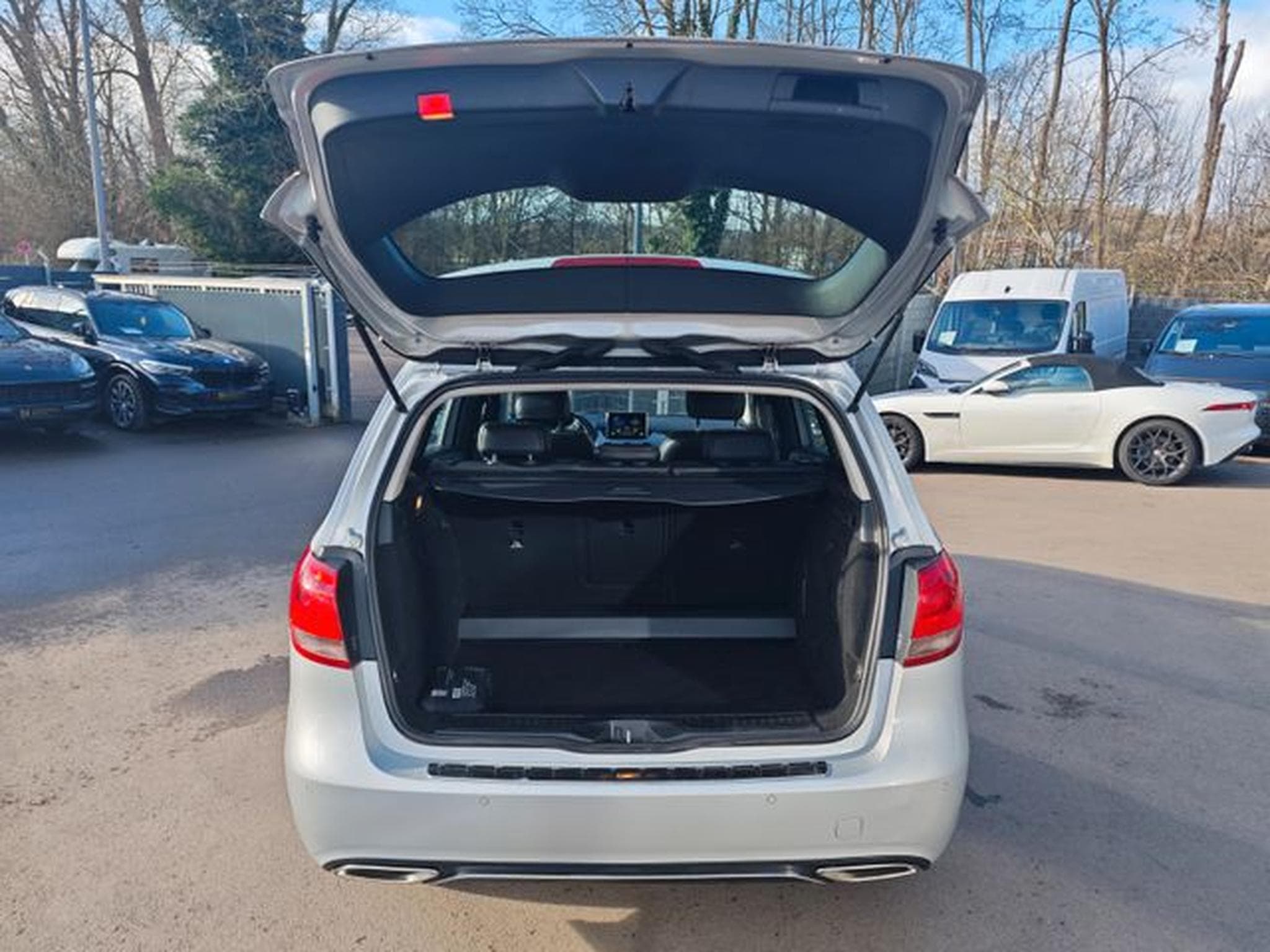 Mercedes B 180 B 180 URBAN*NAVI*SITZHEIZUNG*PDC*KLIMA*EURO 6* (2015) - Foto 9