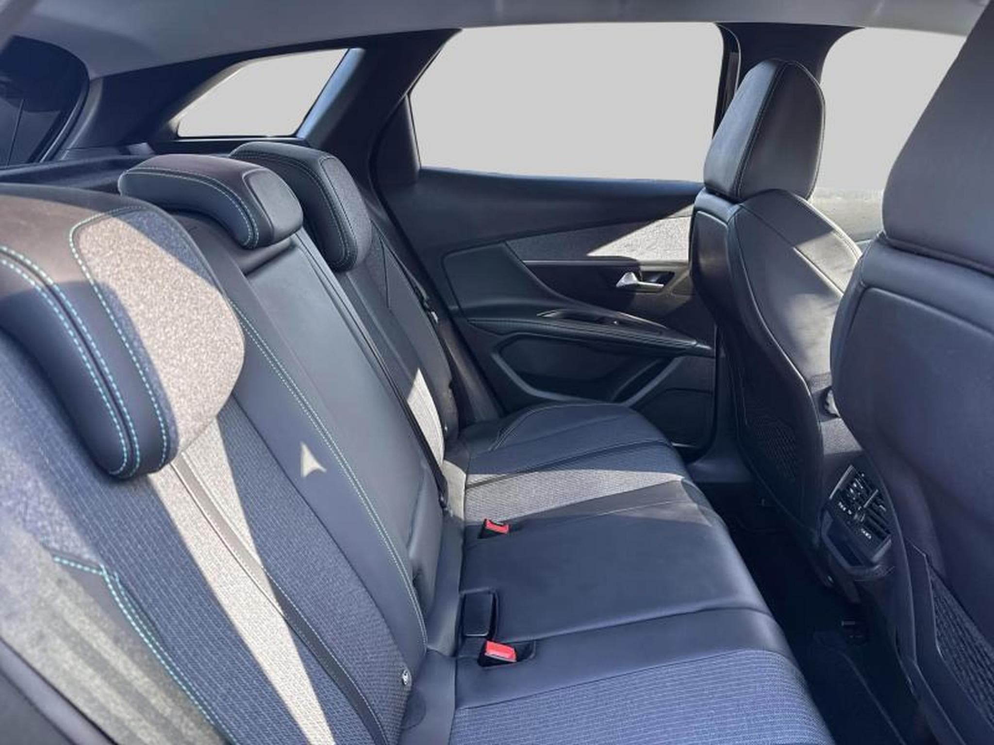 Peugeot 3008 II Allure Pack (2023) - Foto 12