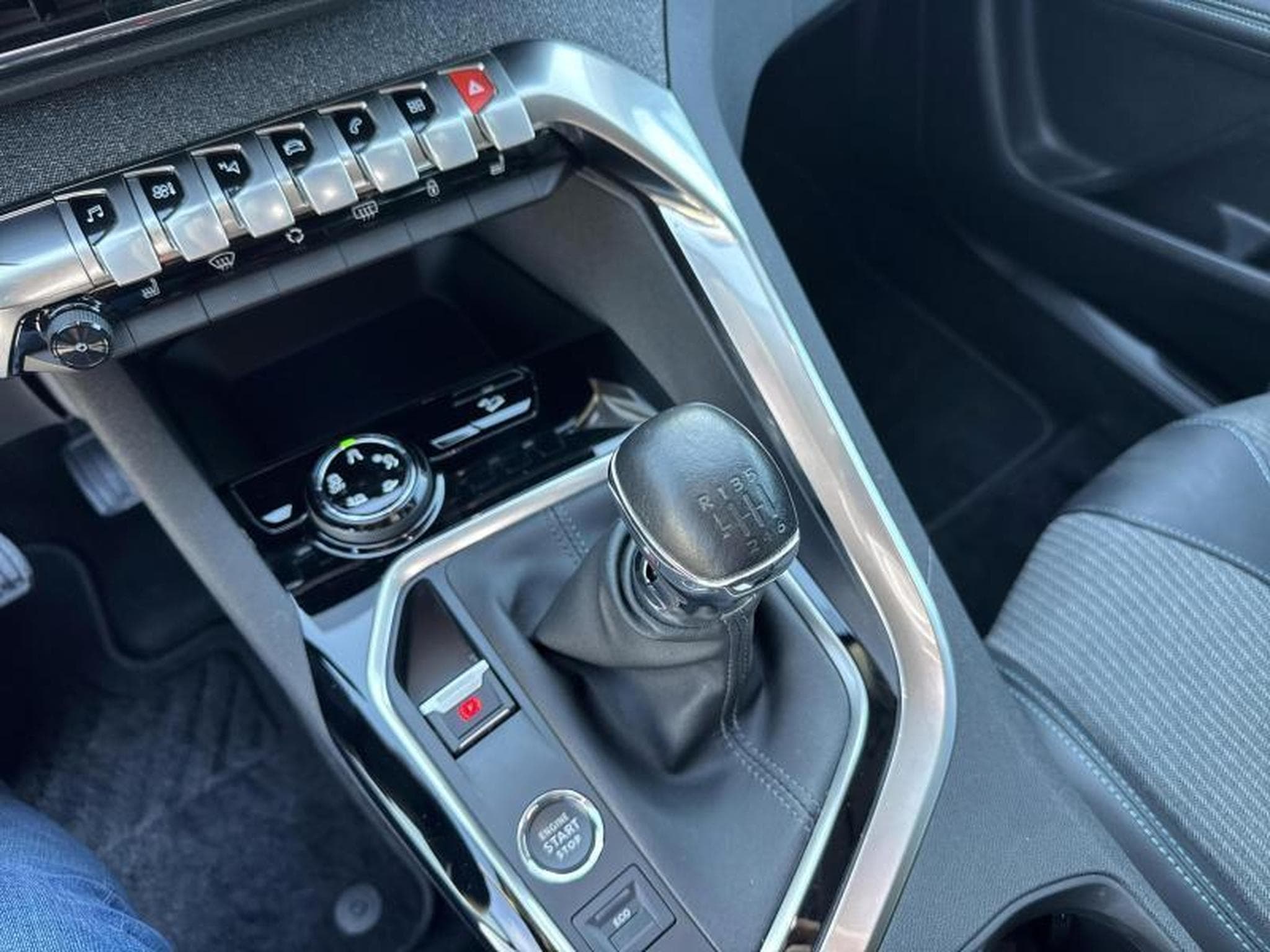 Peugeot 3008 II Allure Pack (2023) - Foto 17