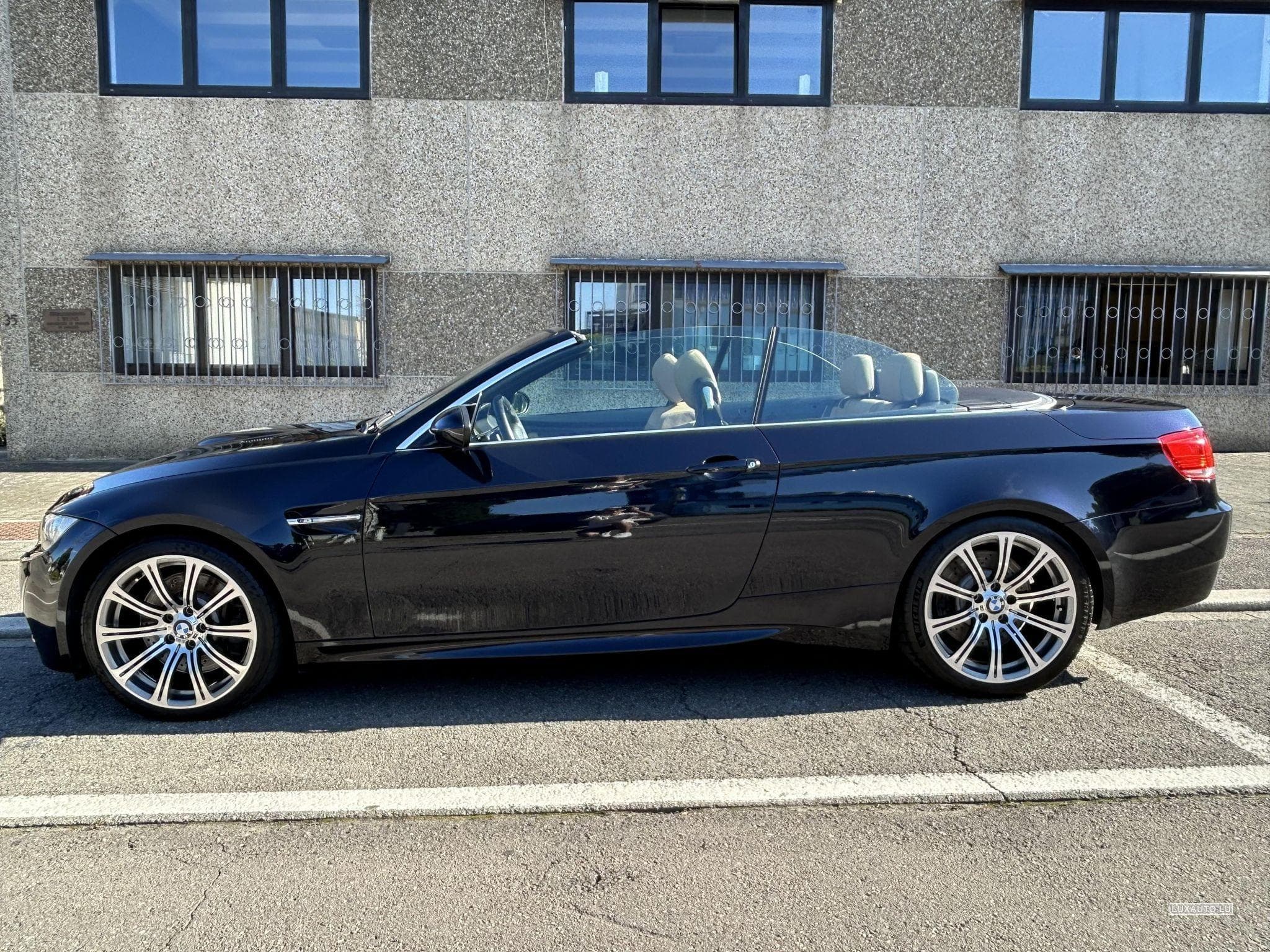 BMW M3 (E93M) 420ch DKG Drivelogic (2008) - Photo 2