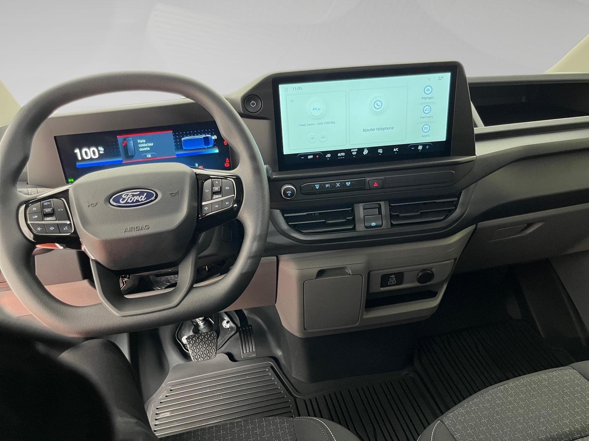 Ford Transit Trend 320S (2025) - Photo 12