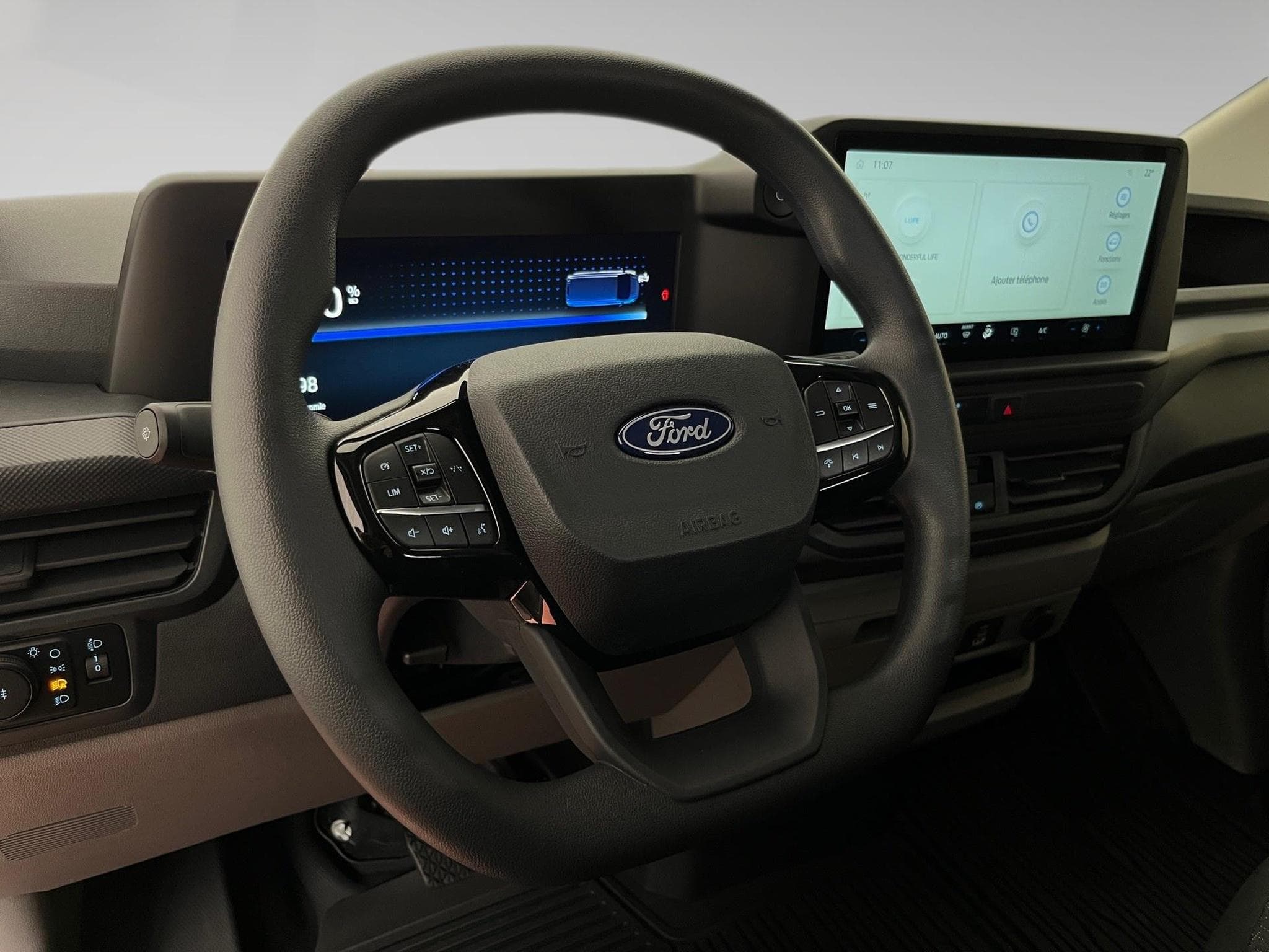 Ford Transit Trend 320S (2025) - Photo 15