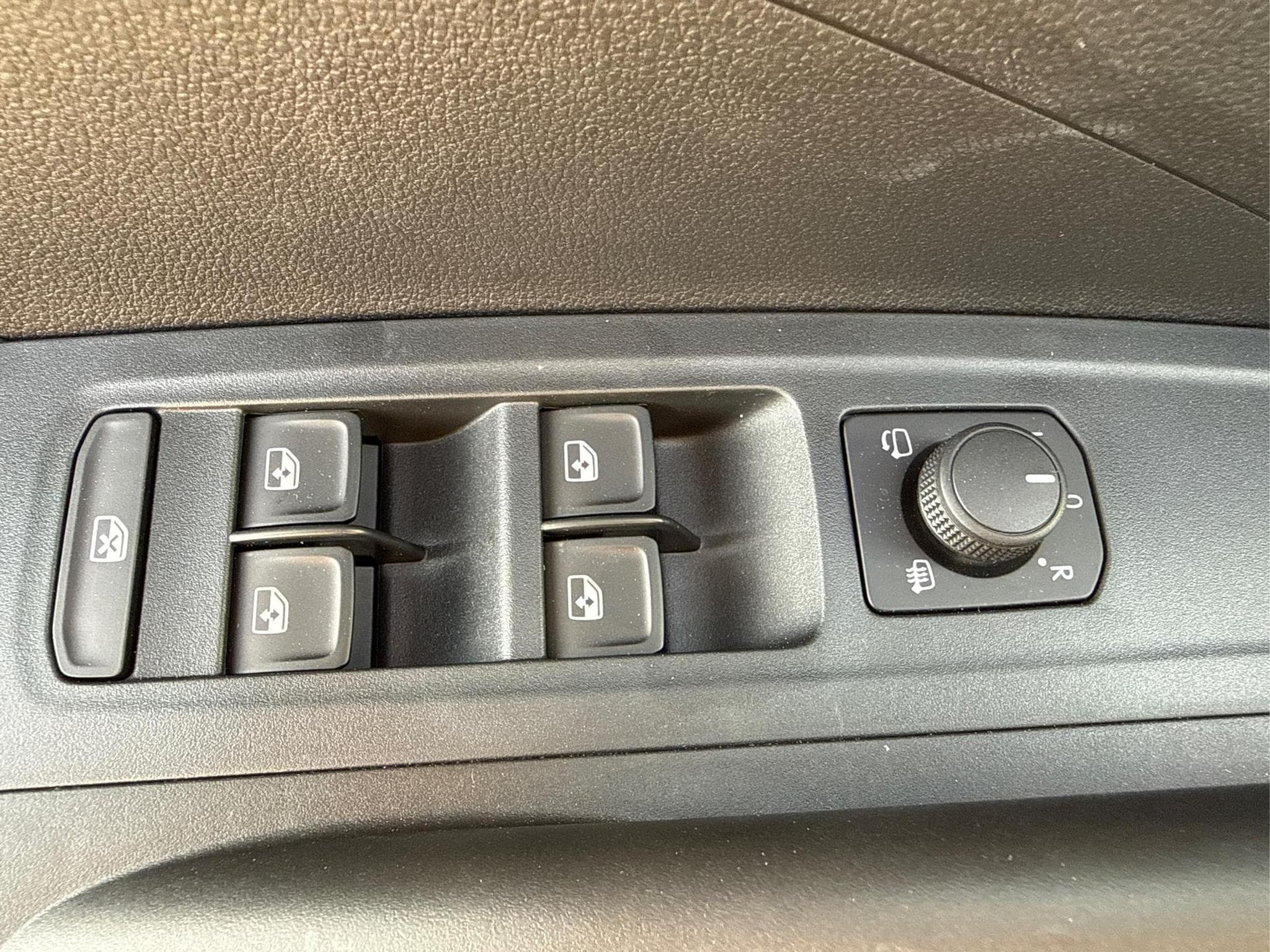 Skoda Fabia Monte Carlo 1.0 (2026) - Photo 14