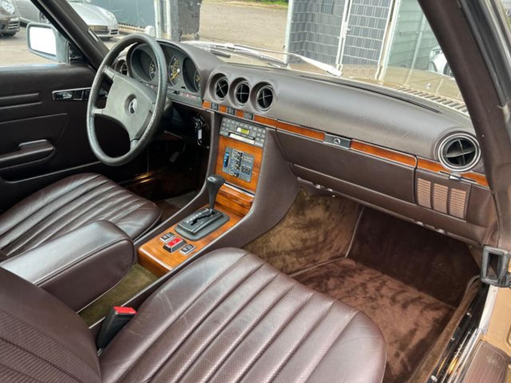 Mercedes SL SL 380*ORIGINAL-ZUSTAND*KLIMA*HARD-TOP*LEDER* (1981) - Foto 14