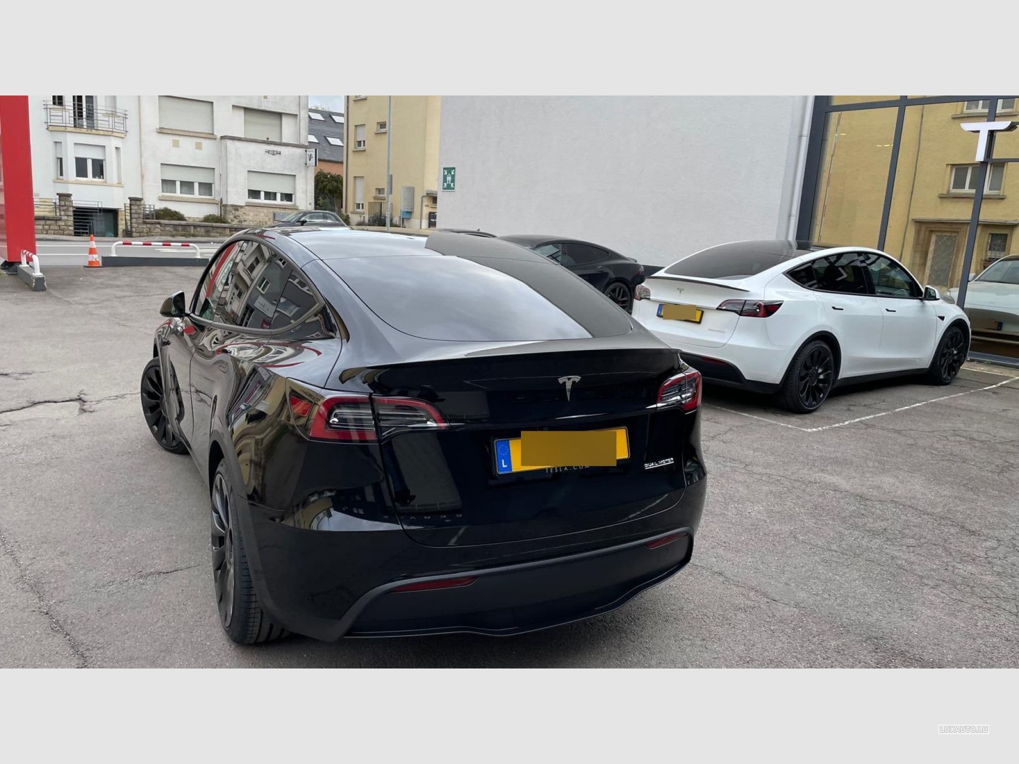 Tesla Model Y Performance Dual Motor AWD (2023) - Foto 2