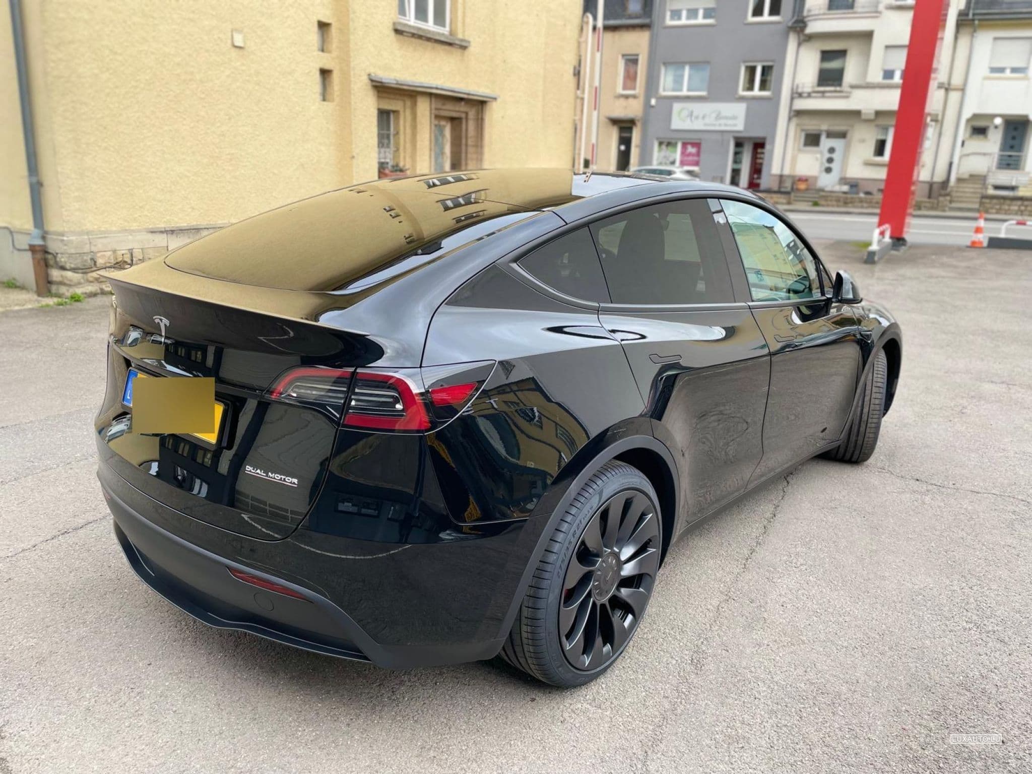 Tesla Model Y Performance Dual Motor AWD (2023) - Foto 4