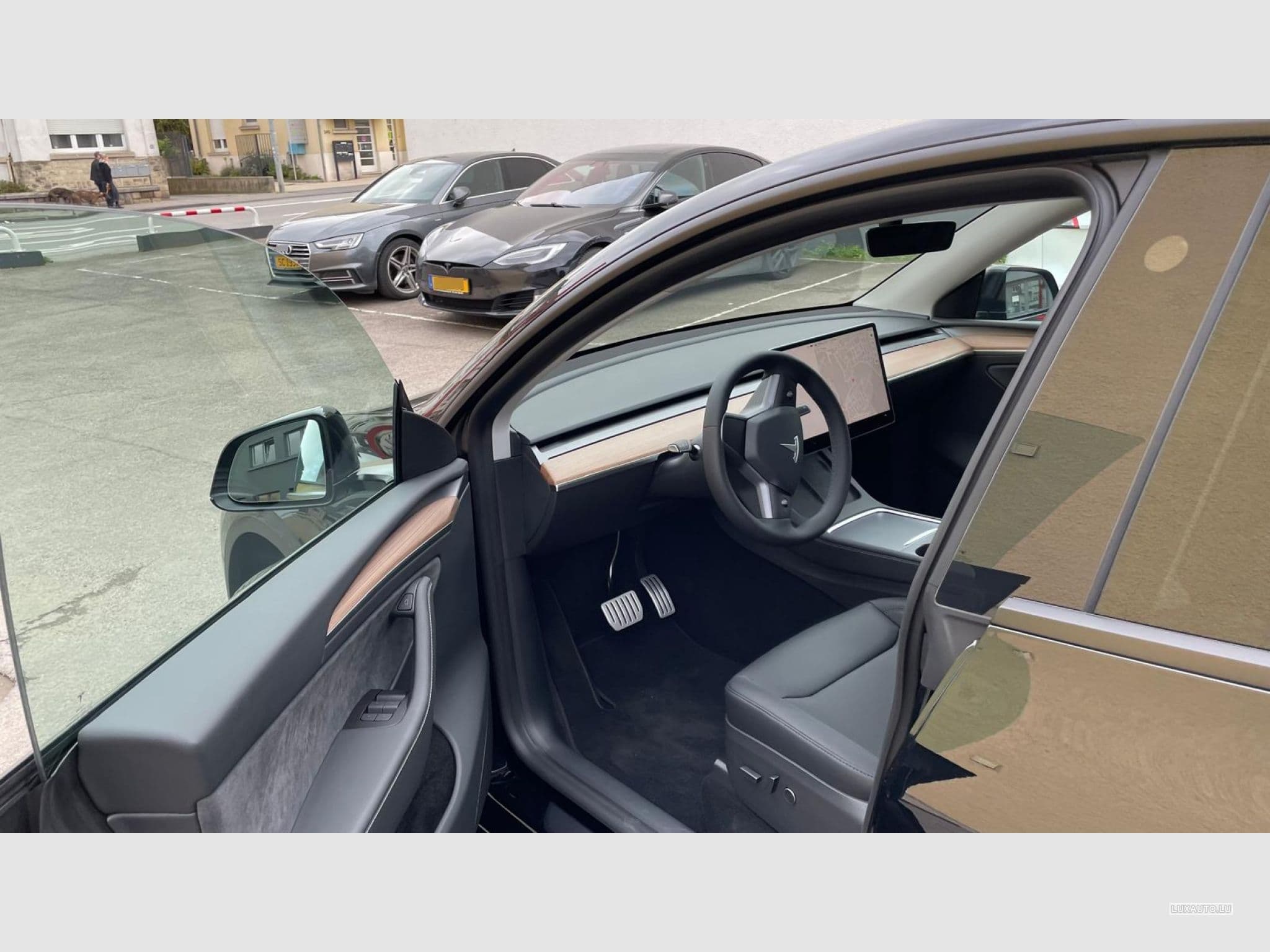 Tesla Model Y Performance Dual Motor AWD (2023) - Foto 9