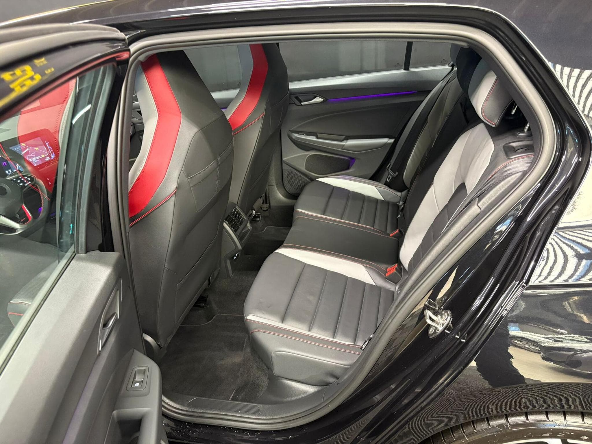 VW Golf 2.0 GTI CLUBSPORT DSG CUIR NAVI/SIEGES ELEC/CAMERA (2022) - Foto 14