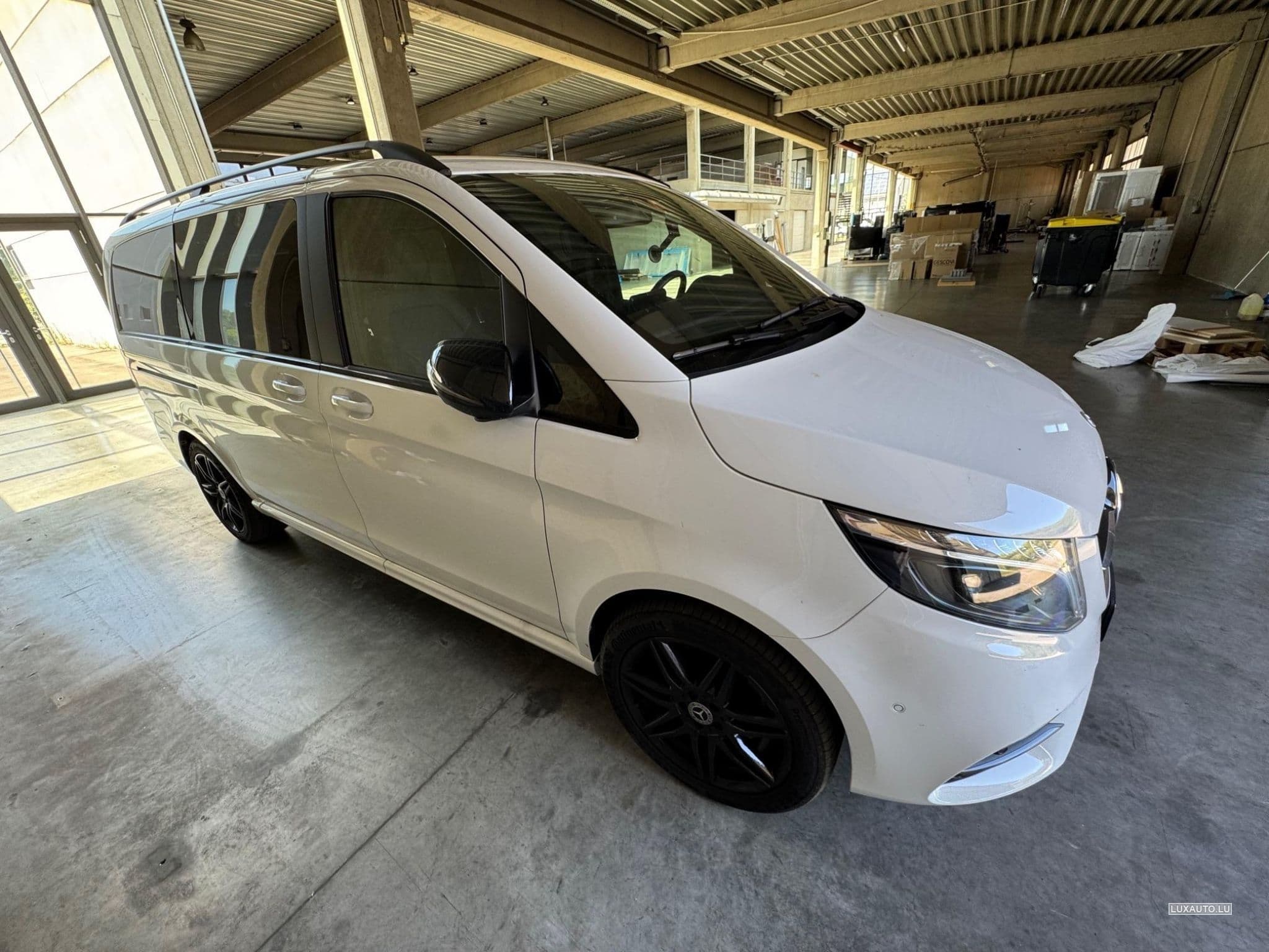 Mercedes V V 300 d 4 Matic Exclusive Long (2023) - Foto 3