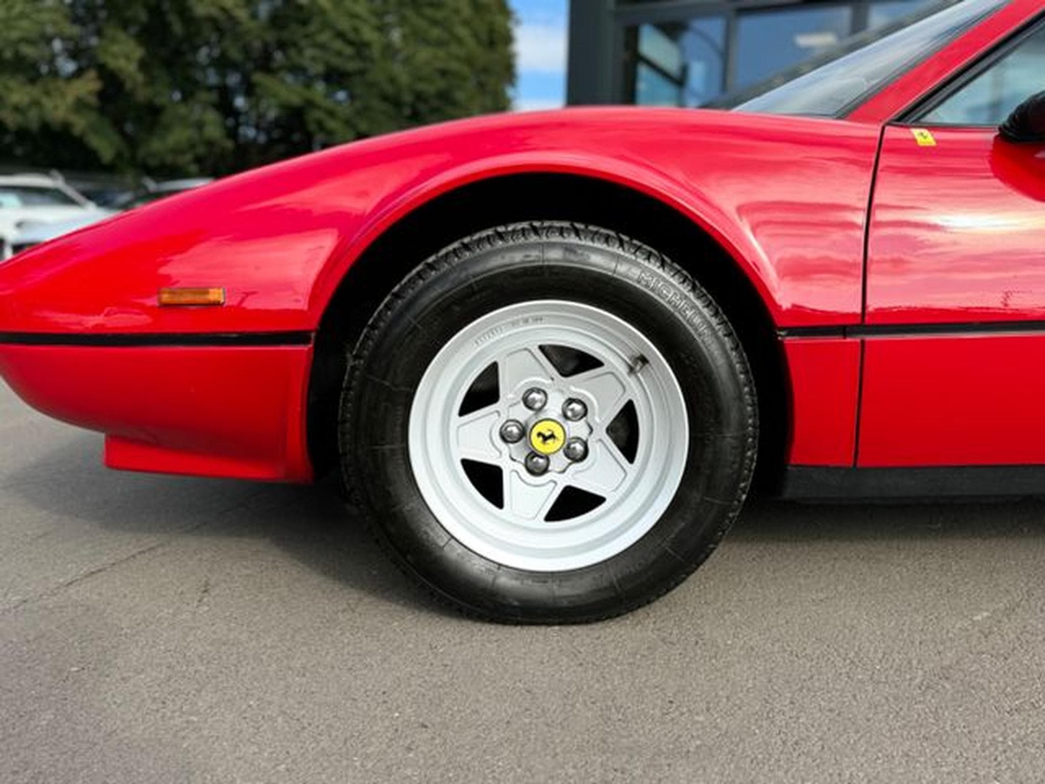 Ferrari 308 308 GTB QUATTROVALVOLE*1/ 748*PERFEKTE HISTORIE* (1984) - Foto 15