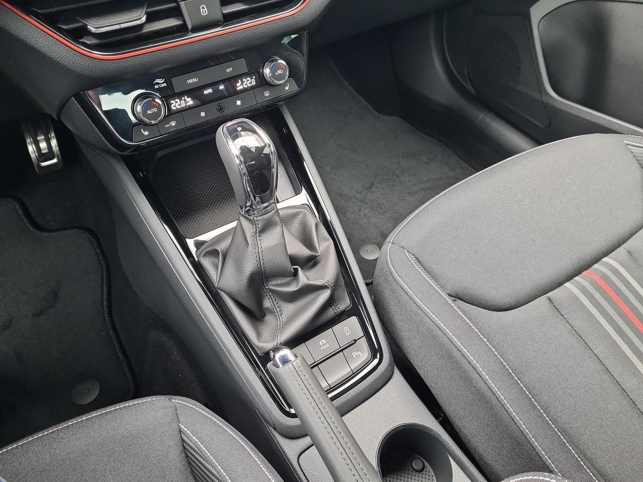 Skoda Kamiq Monte Carlo (2026) - Foto 23