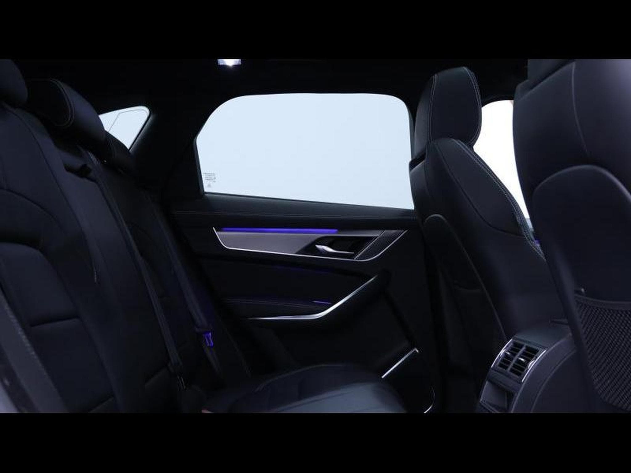 Jaguar F-Pace R-Dynamic S AWD Auto. 24MY (2025) - Photo 13